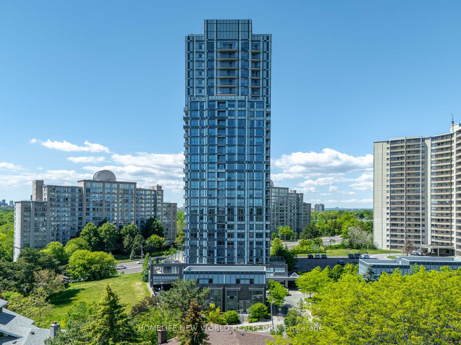 18 Graydon Hall Drive 809, Toronto, ON M3A 0A4
