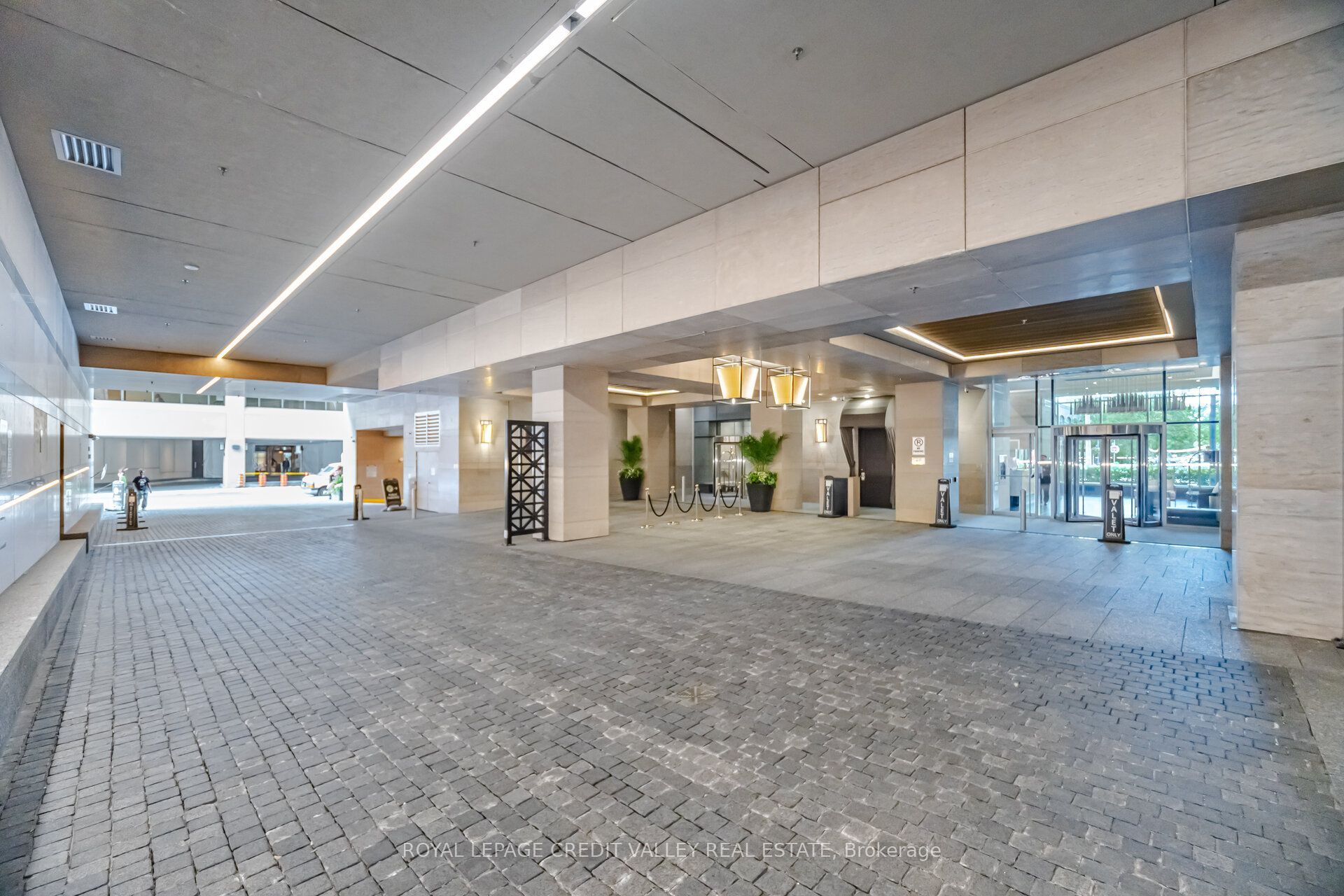 188 Cumberland Street 1806, Toronto, ON M5R 0B6 photo 5