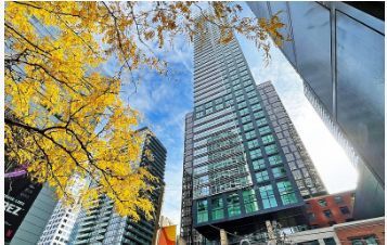 327 King Street W 703, Toronto, ON M5V 0W7 photo 3
