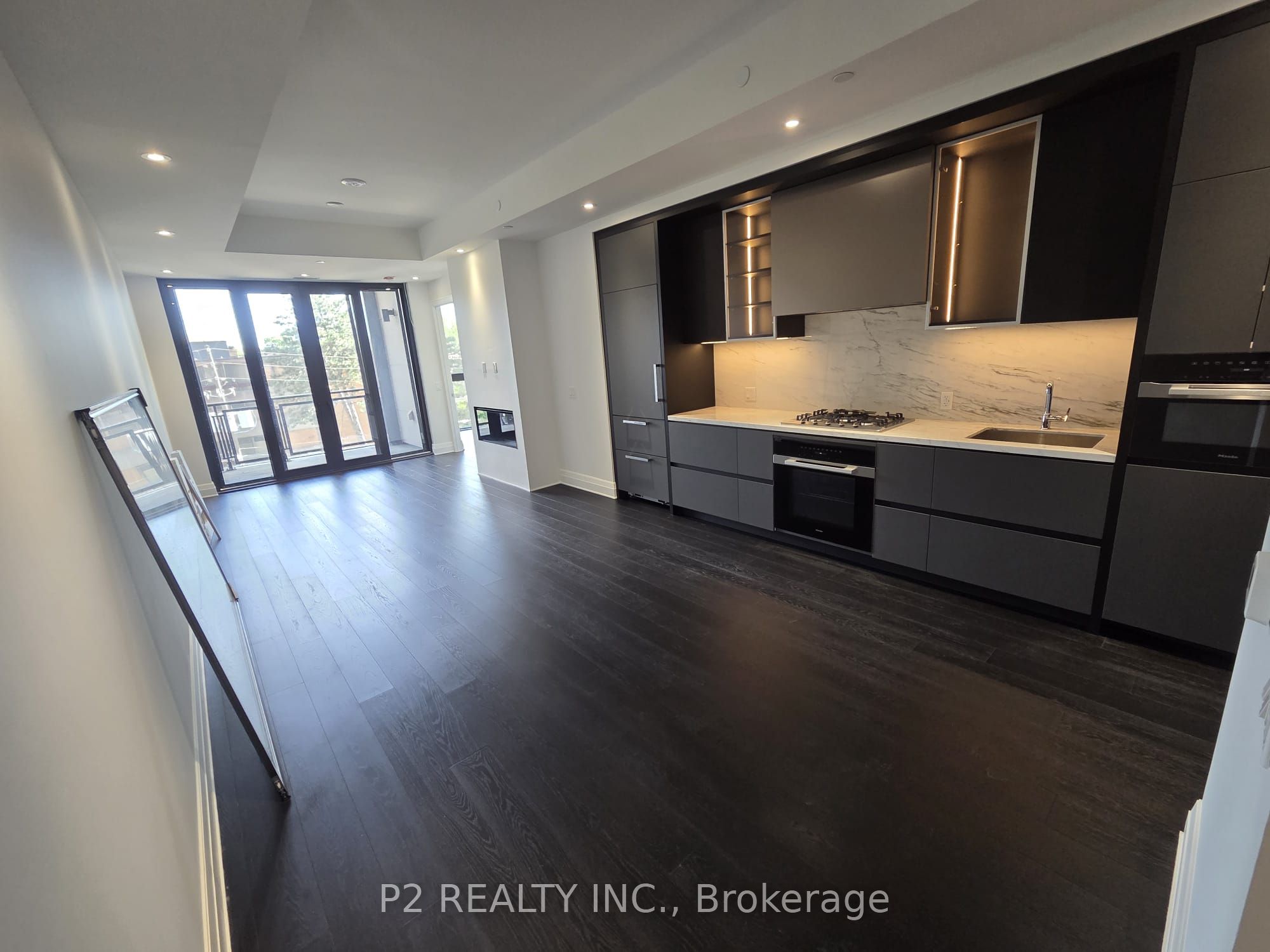 2 Forest Hill Road 407, Toronto, ON M4V 2L3 photo 4