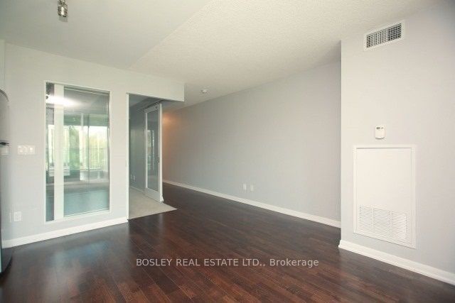 209 Fort York Boulevard 468, Toronto, ON M5V 4A1 photo 4