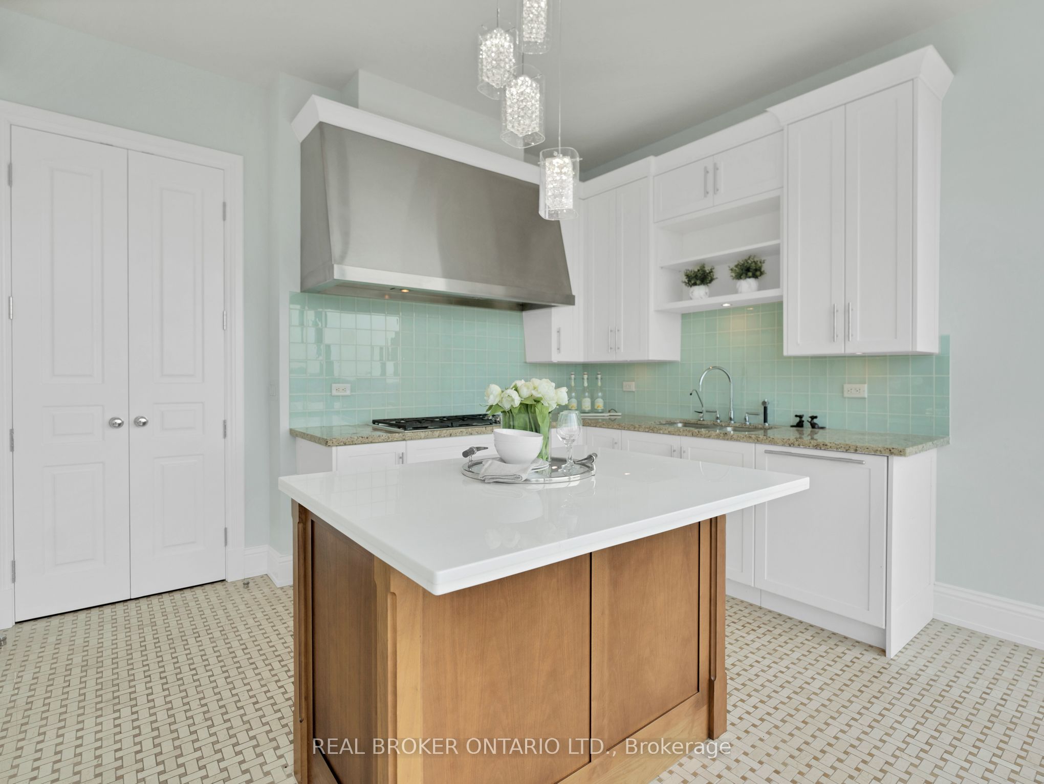 183 Wellington Street W 3803, Toronto, ON M5V 0A1 photo 3