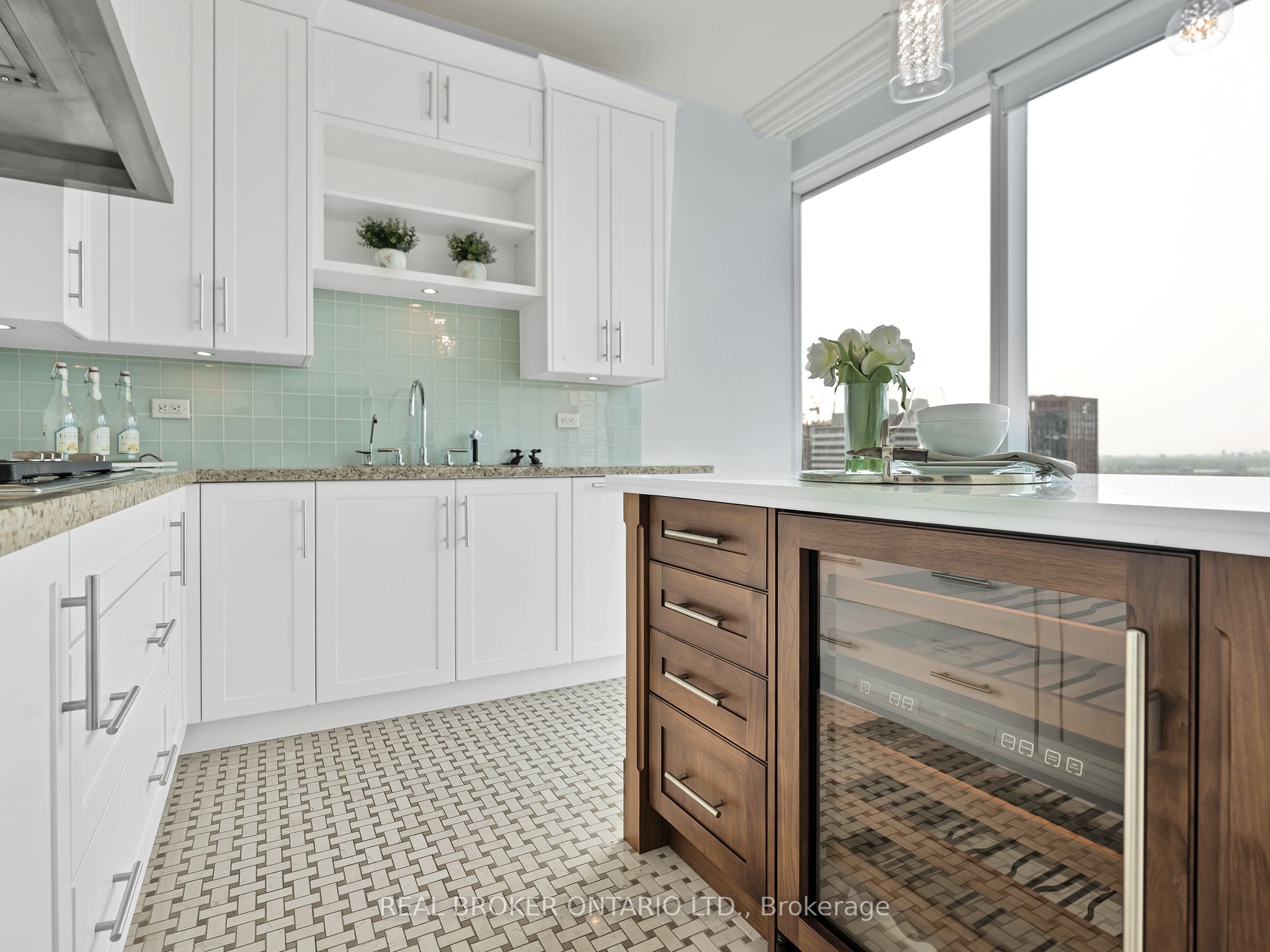 183 Wellington Street W 3803, Toronto, ON M5V 0A1 photo 4