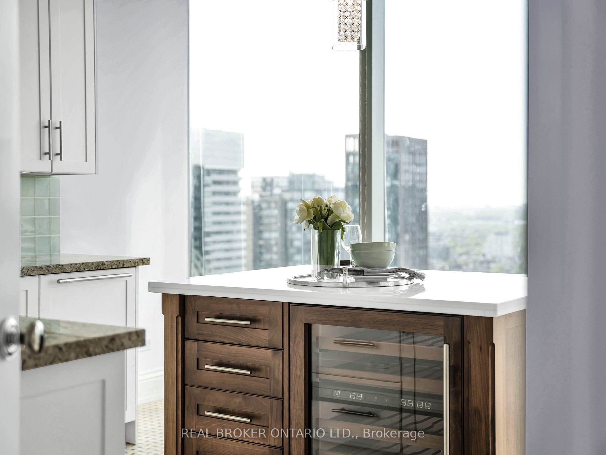 183 Wellington Street W 3803, Toronto, ON M5V 0A1 photo 5
