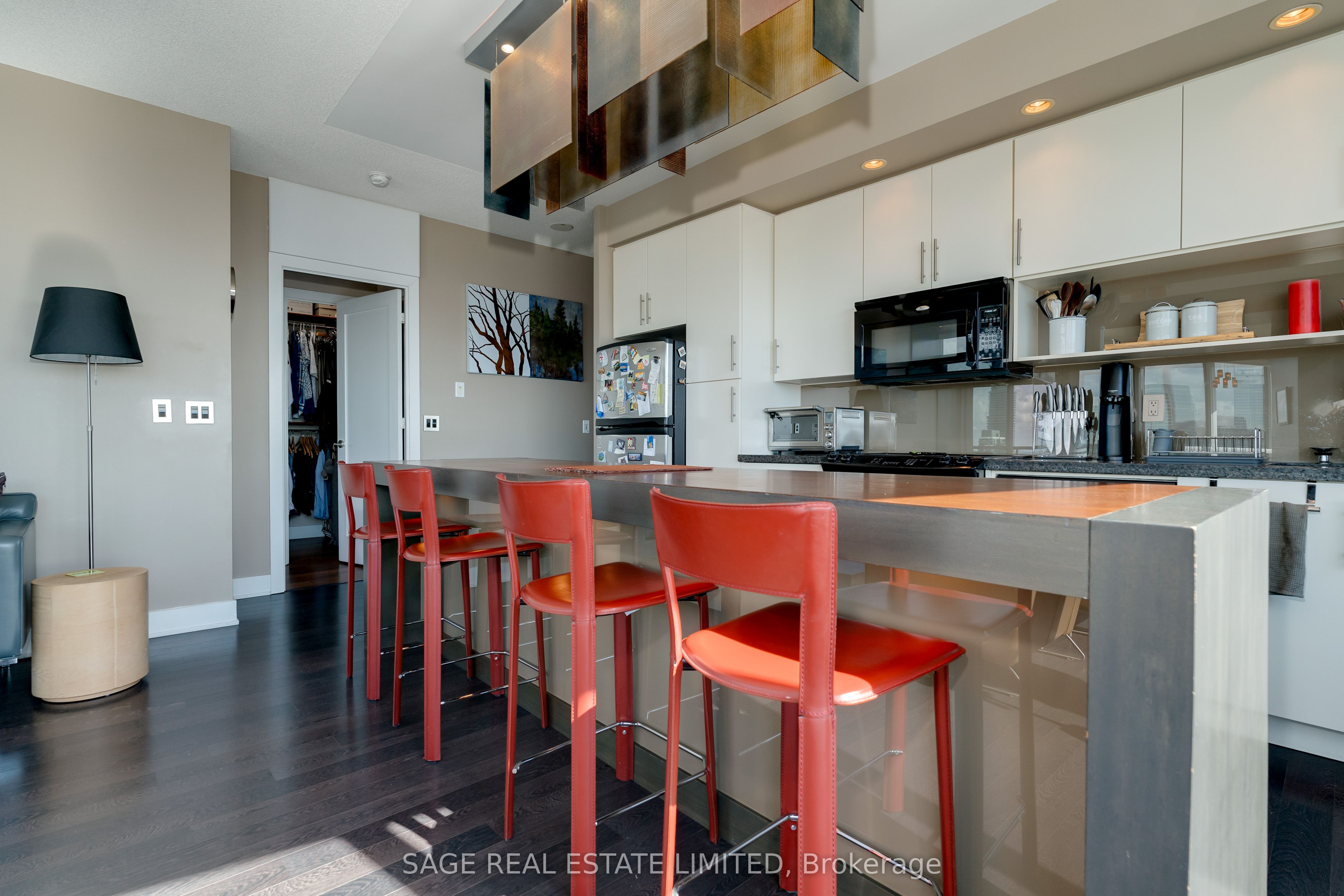 120 Homewood Avenue 3309, Toronto, ON M4Y 2J3 photo 4