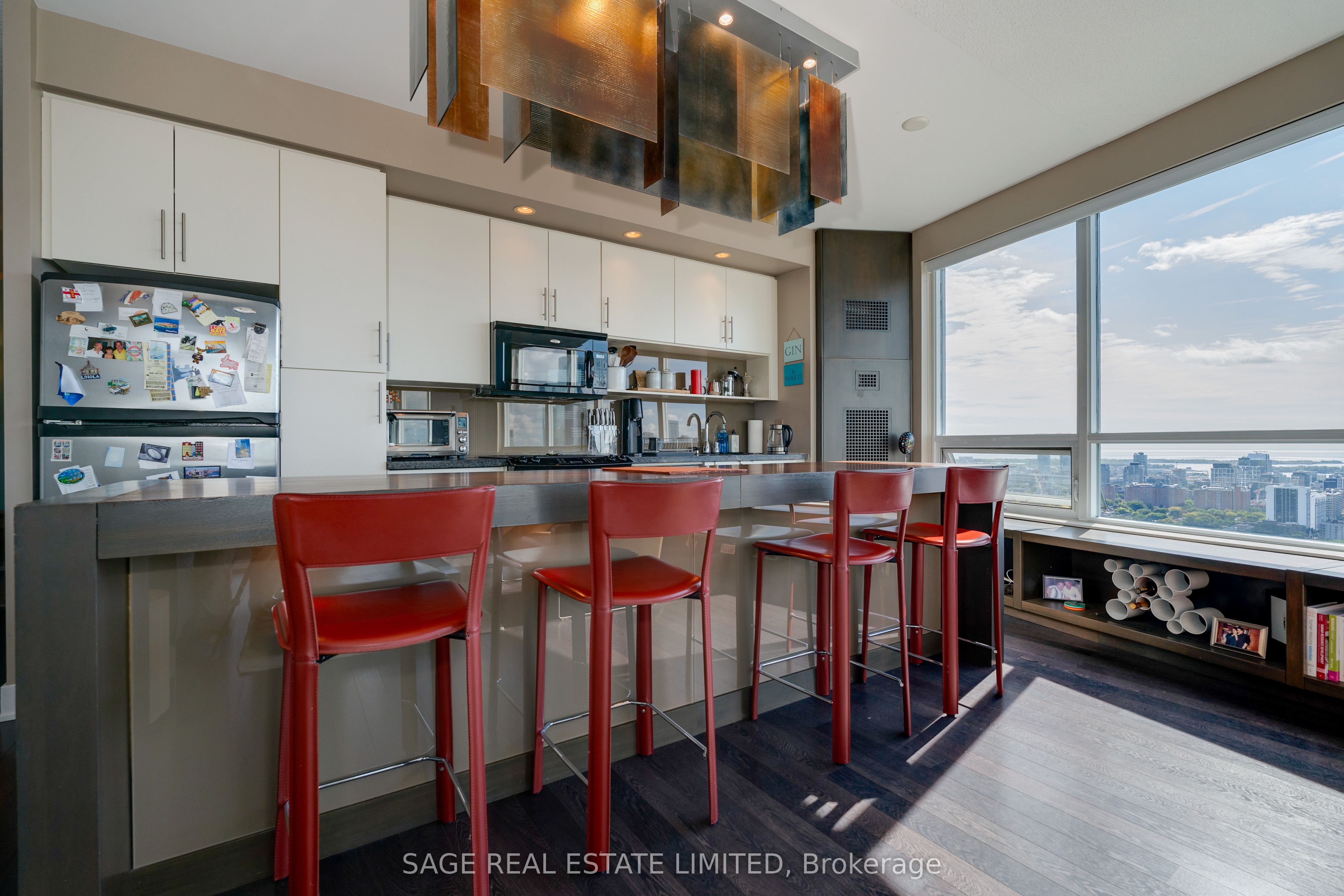 120 Homewood Avenue 3309, Toronto, ON M4Y 2J3 photo 5