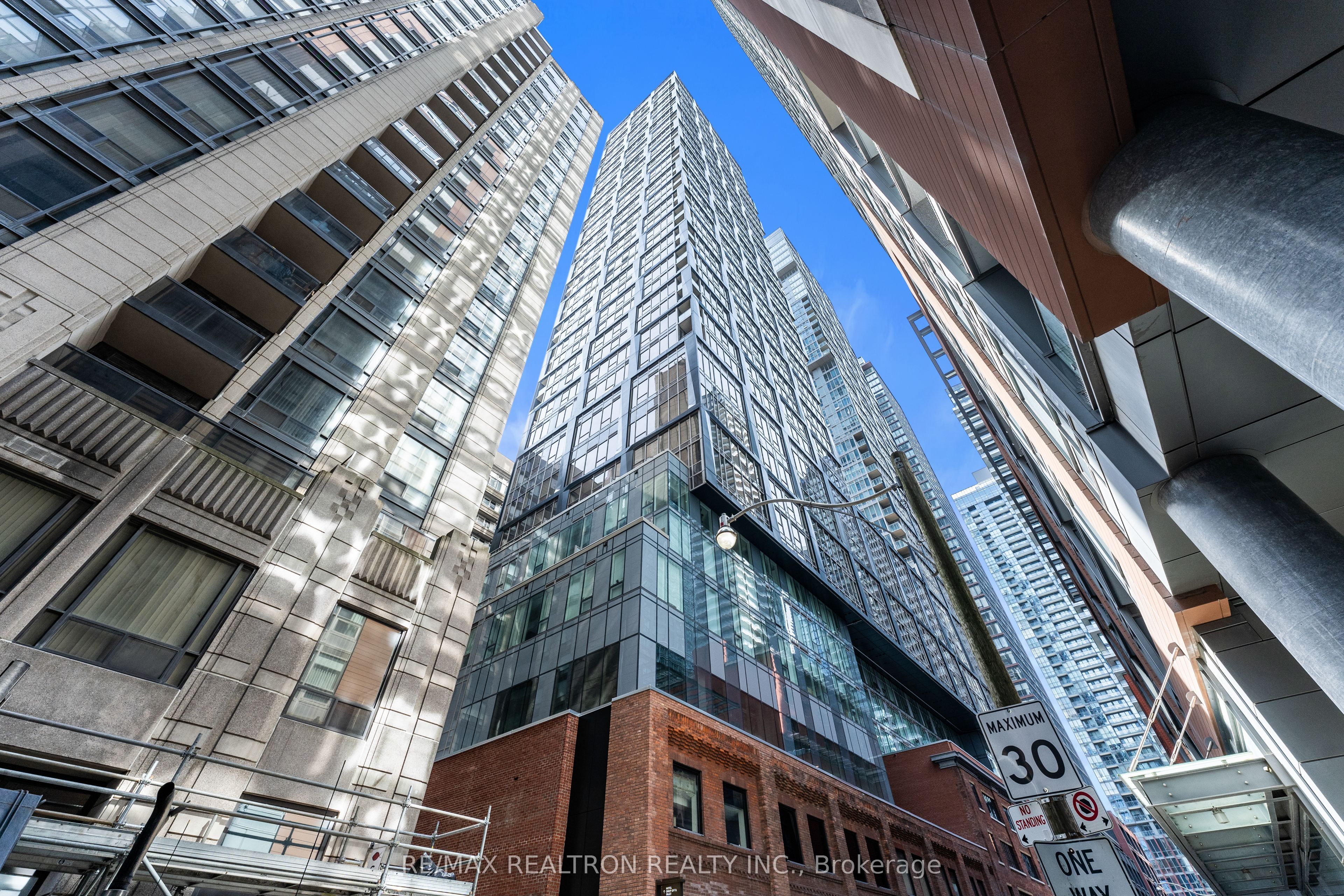 15 Mercer Street 4106, Toronto, ON M5V 1H2 photo 2