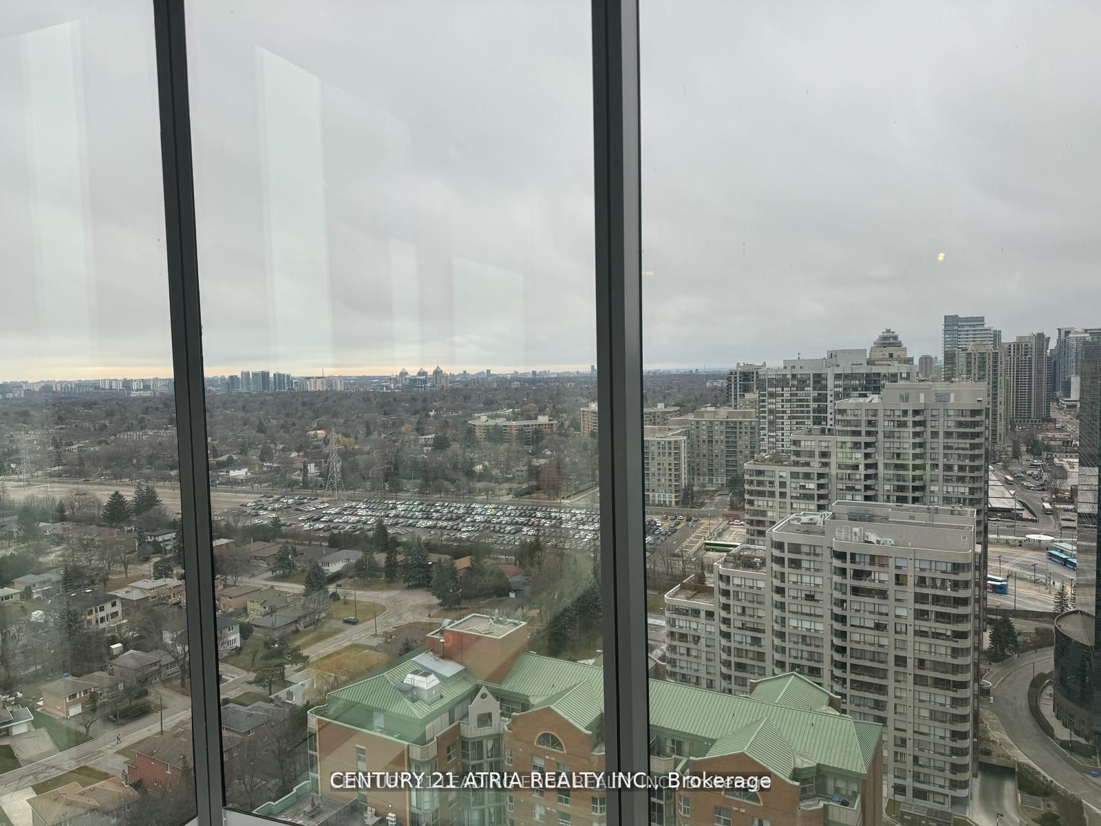 8 Olympic Garden Drive 2703, Toronto, ON M2M 0B9 photo 3