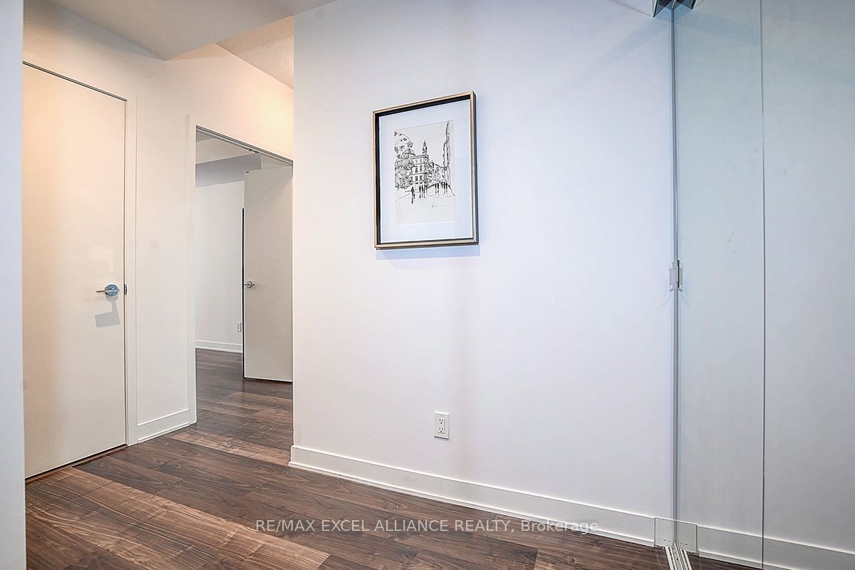 90 Queens Wharf Road 605, Toronto, ON M5V 0J4 photo 4