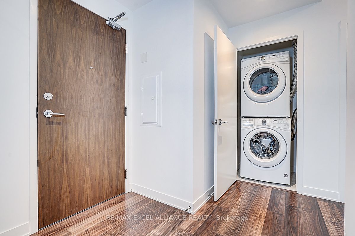 90 Queens Wharf Road 605, Toronto, ON M5V 0J4 photo 5