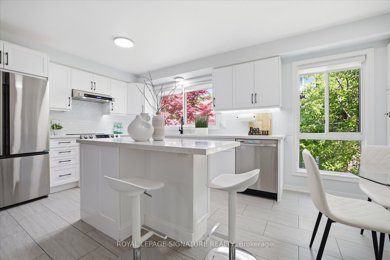 22 Snapdragon Drive, Toronto, ON M2J 4X6 photo 4