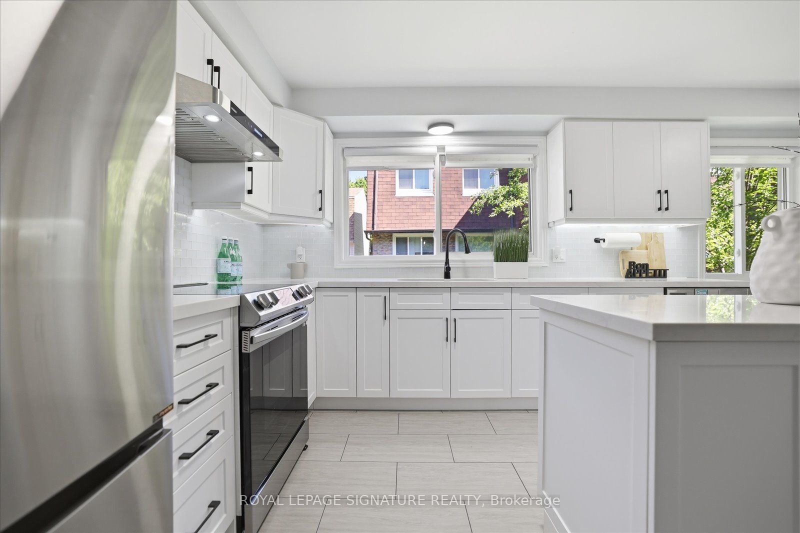 22 Snapdragon Drive, Toronto, ON M2J 4X6 photo 5