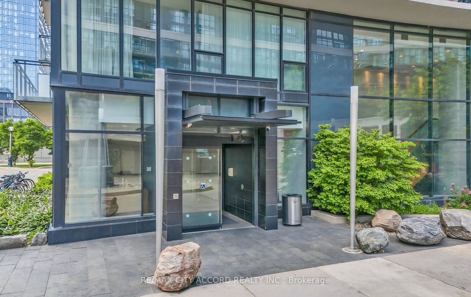 25 Capreol Court 3005, Toronto, ON M5V 3Z7 photo 3