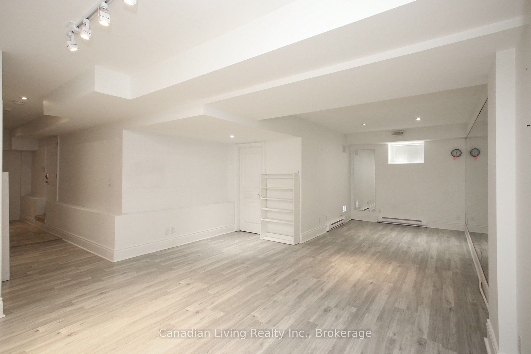 374 Glengarry Avenue, Toronto, ON M5M 1E8 photo 5