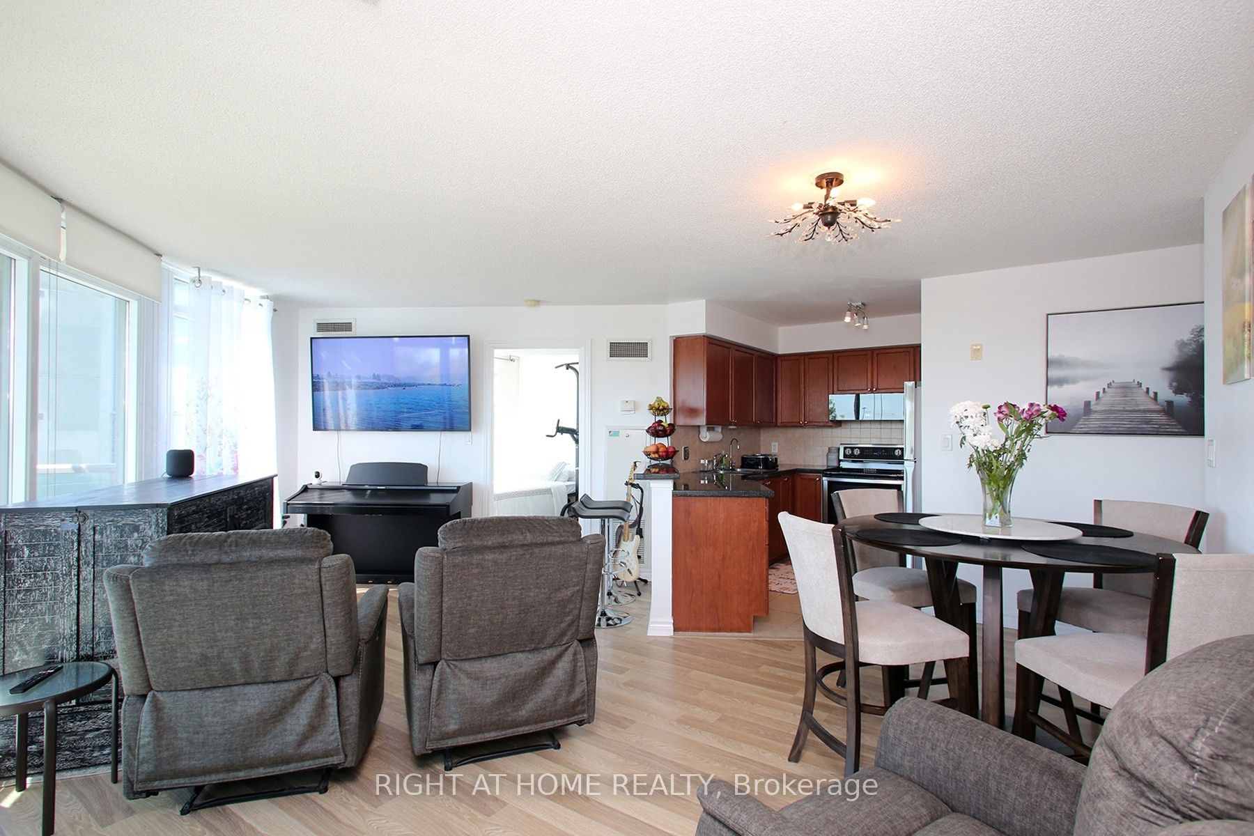 3830 Bathurst Street 505, Toronto, ON M3H 6C5 photo 3