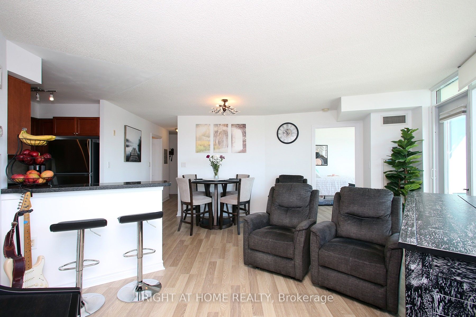 3830 Bathurst Street 505, Toronto, ON M3H 6C5 photo 4