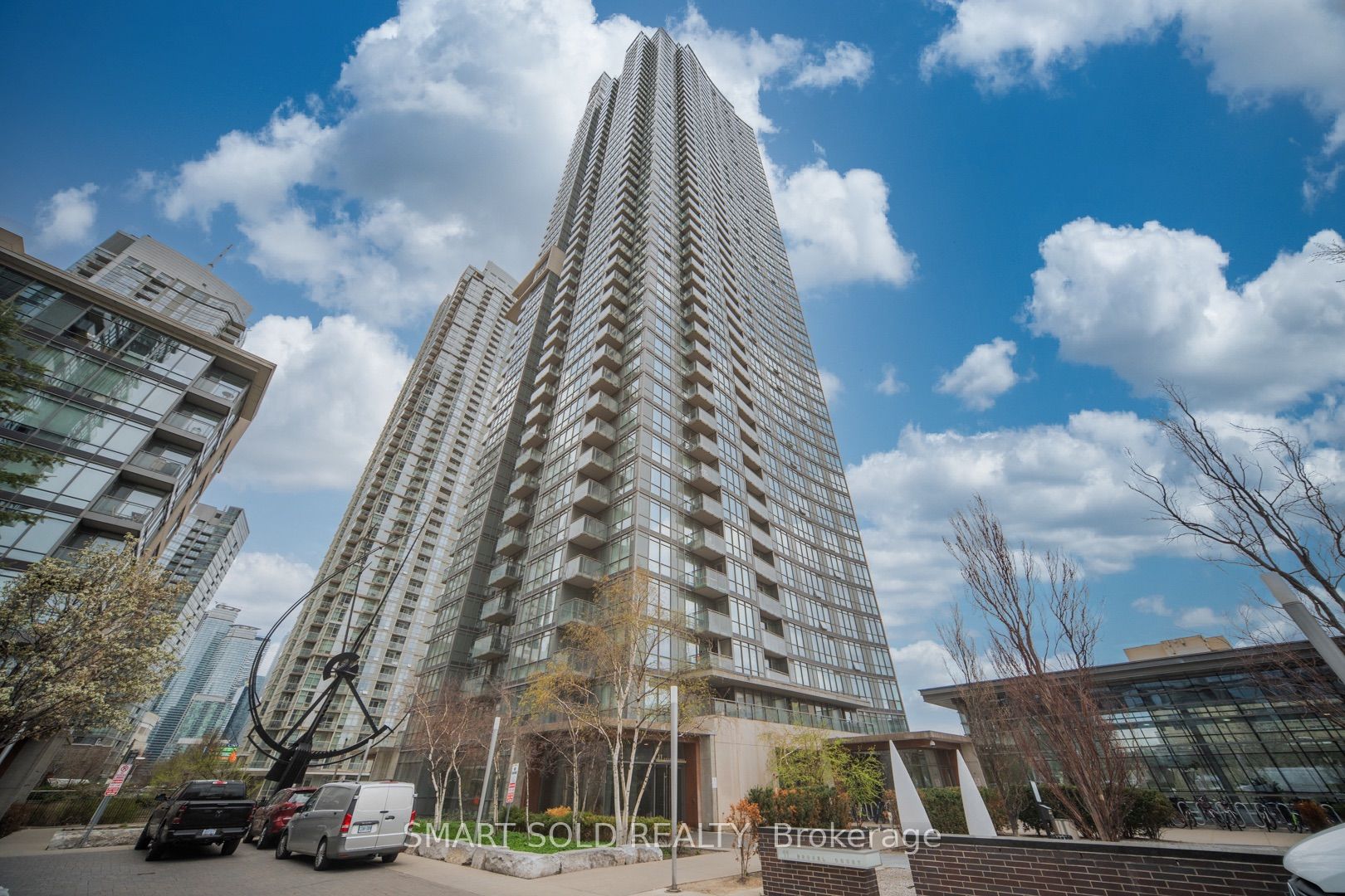 11 Brunel Court 2606, Toronto, ON M5V 3Y3