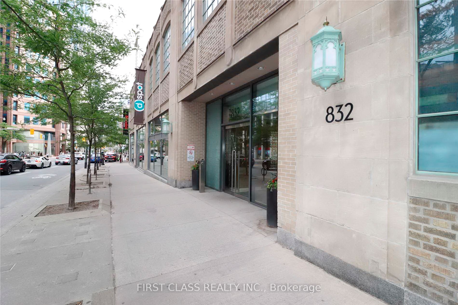 832 Bay Street 505, Toronto, ON M5S 1Z6 photo 2