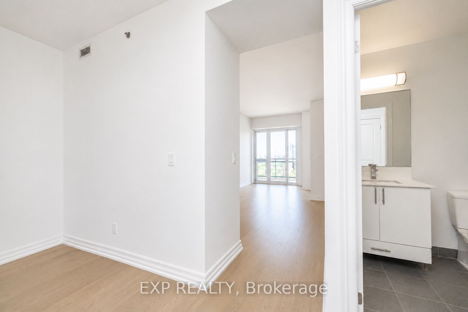 225 Sackville Street 1306, Toronto, ON M5A 3H1
