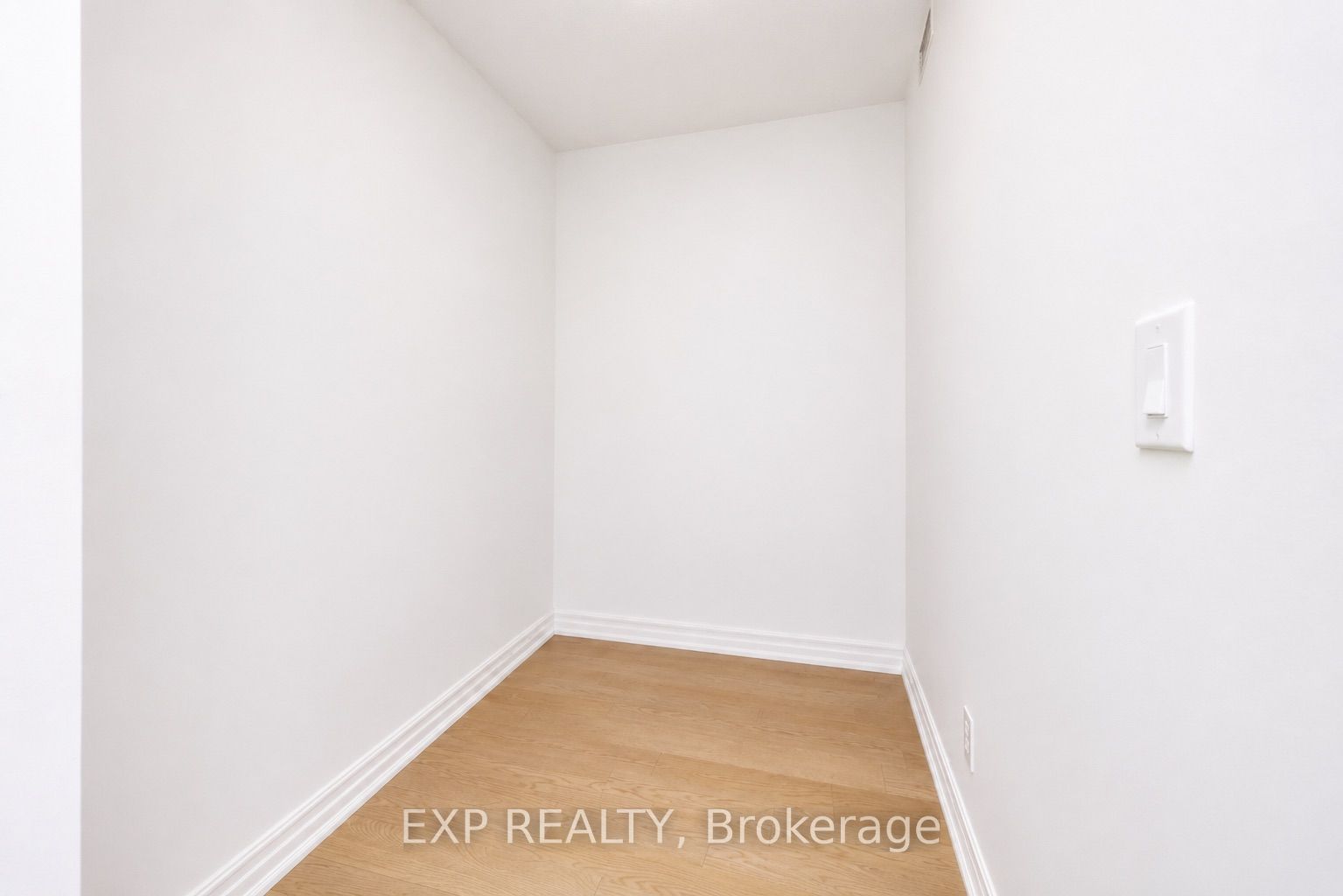 225 Sackville Street 1306, Toronto, ON M5A 3H1 photo 2