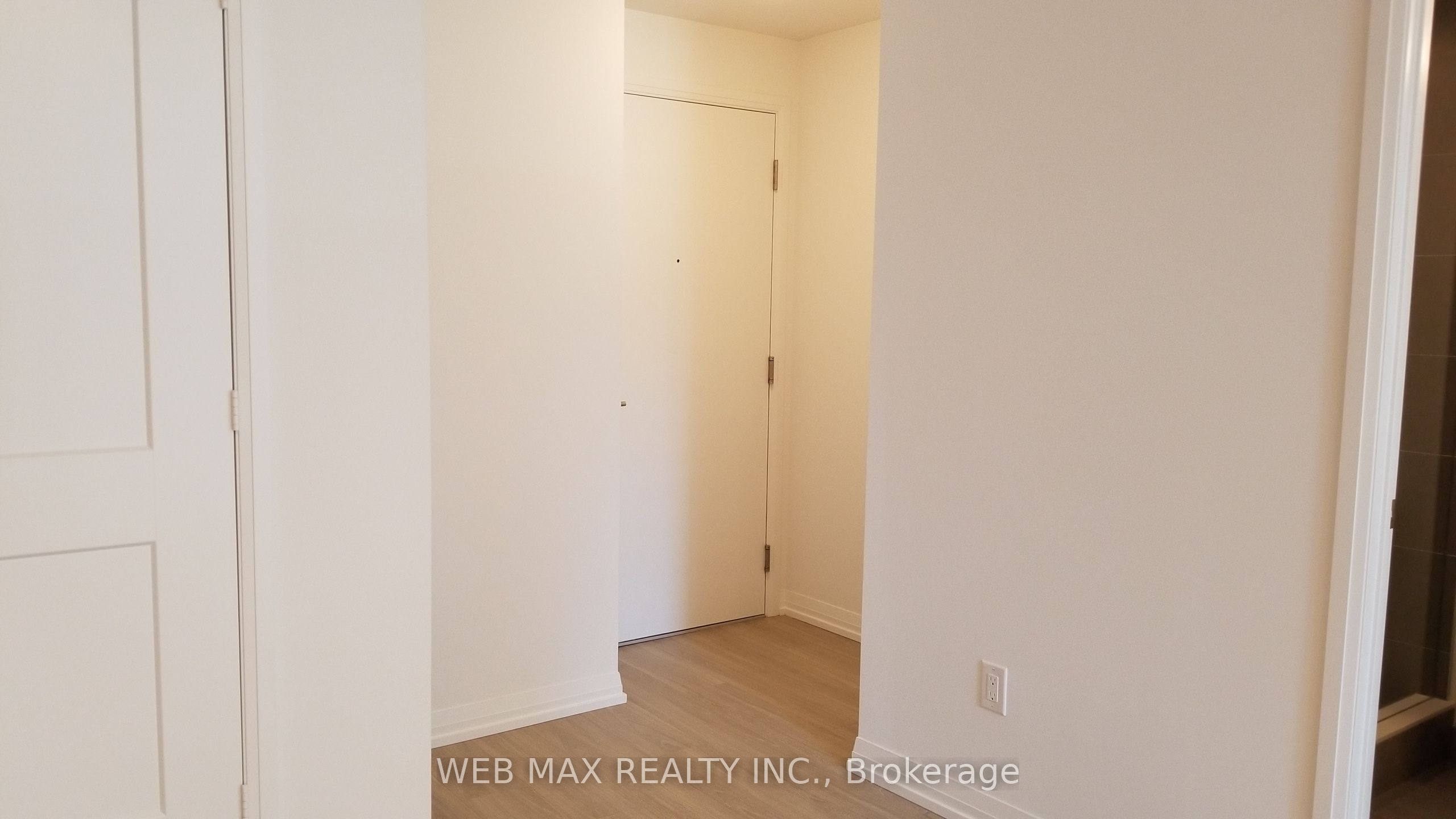 8 Widmer Street 1207, Toronto, ON M5V 0W6 photo 3