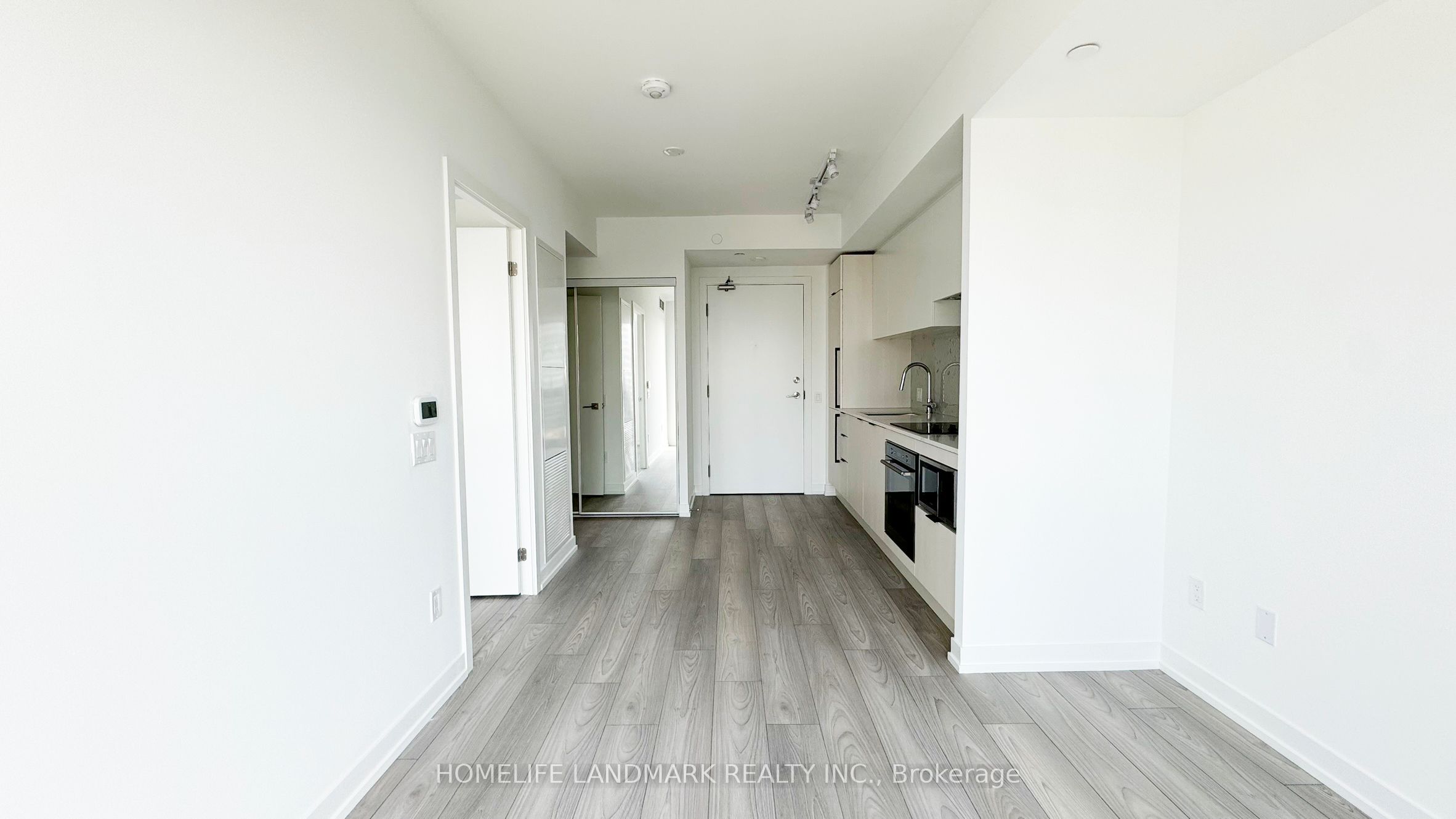82 Dalhousie Street 4006, Toronto, ON M5B 1Y7 photo 4