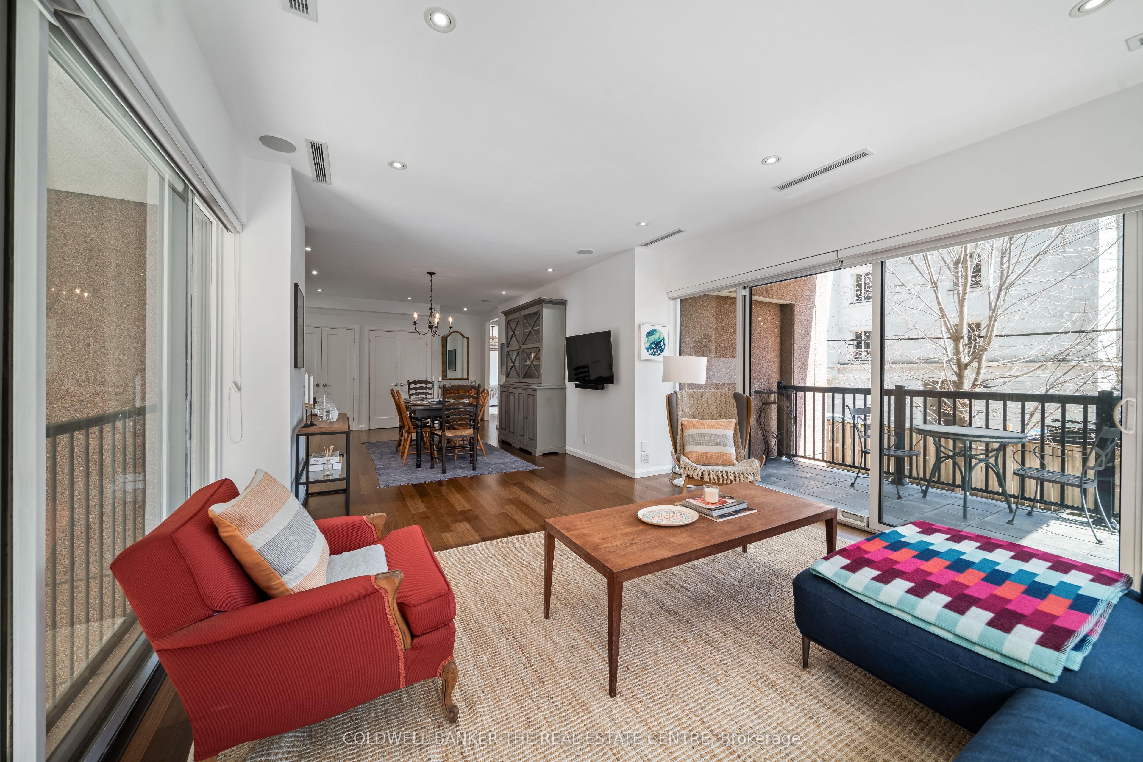 447 Walmer Road 206, Toronto, ON M5P 2X9