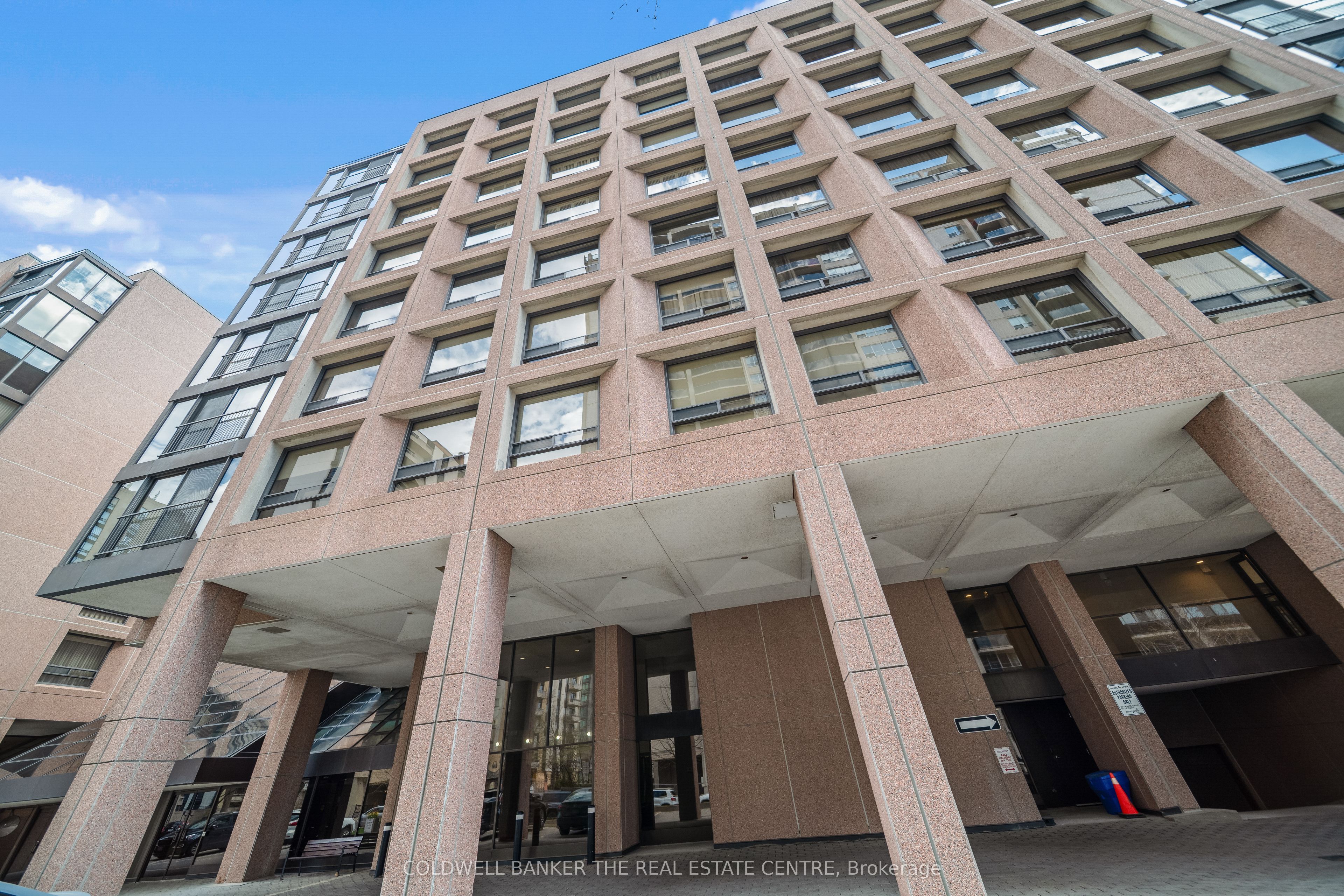 447 Walmer Road 206, Toronto, ON M5P 2X9 photo 2