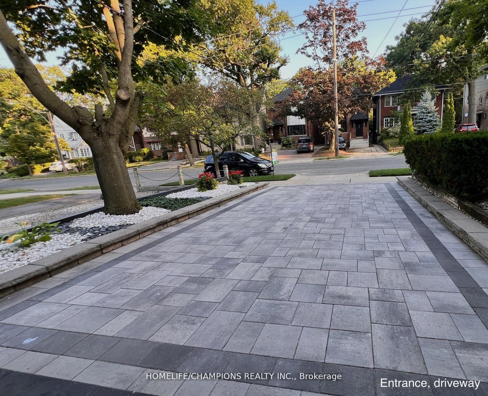 291 St Clair Avenue E, Toronto, ON M4T 1P3 photo 2