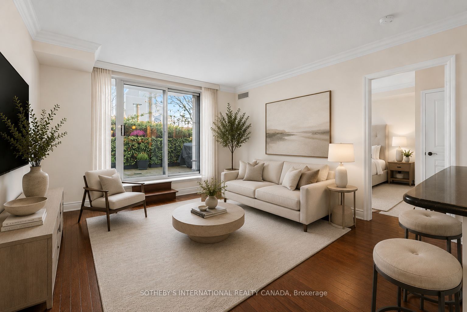 10 Delisle Avenue 327, Toronto, ON M4V 3C6 photo 2