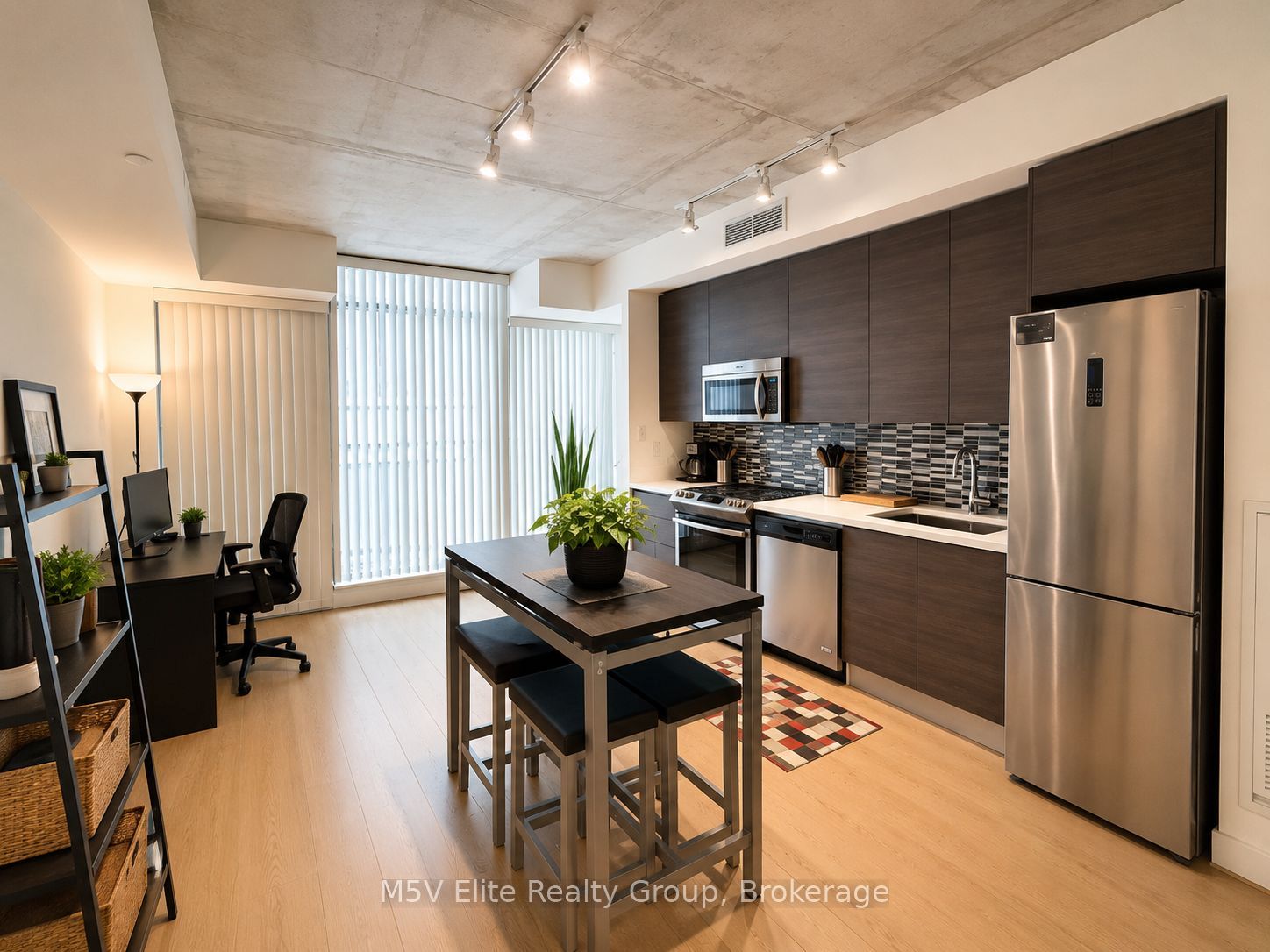 111 Bathurst Street 426, Toronto, ON M5V 2R1