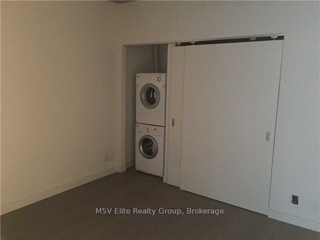 111 Bathurst Street 426, Toronto, ON M5V 2R1 photo 3