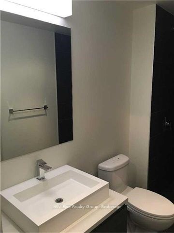 111 Bathurst Street 426, Toronto, ON M5V 2R1 photo 5