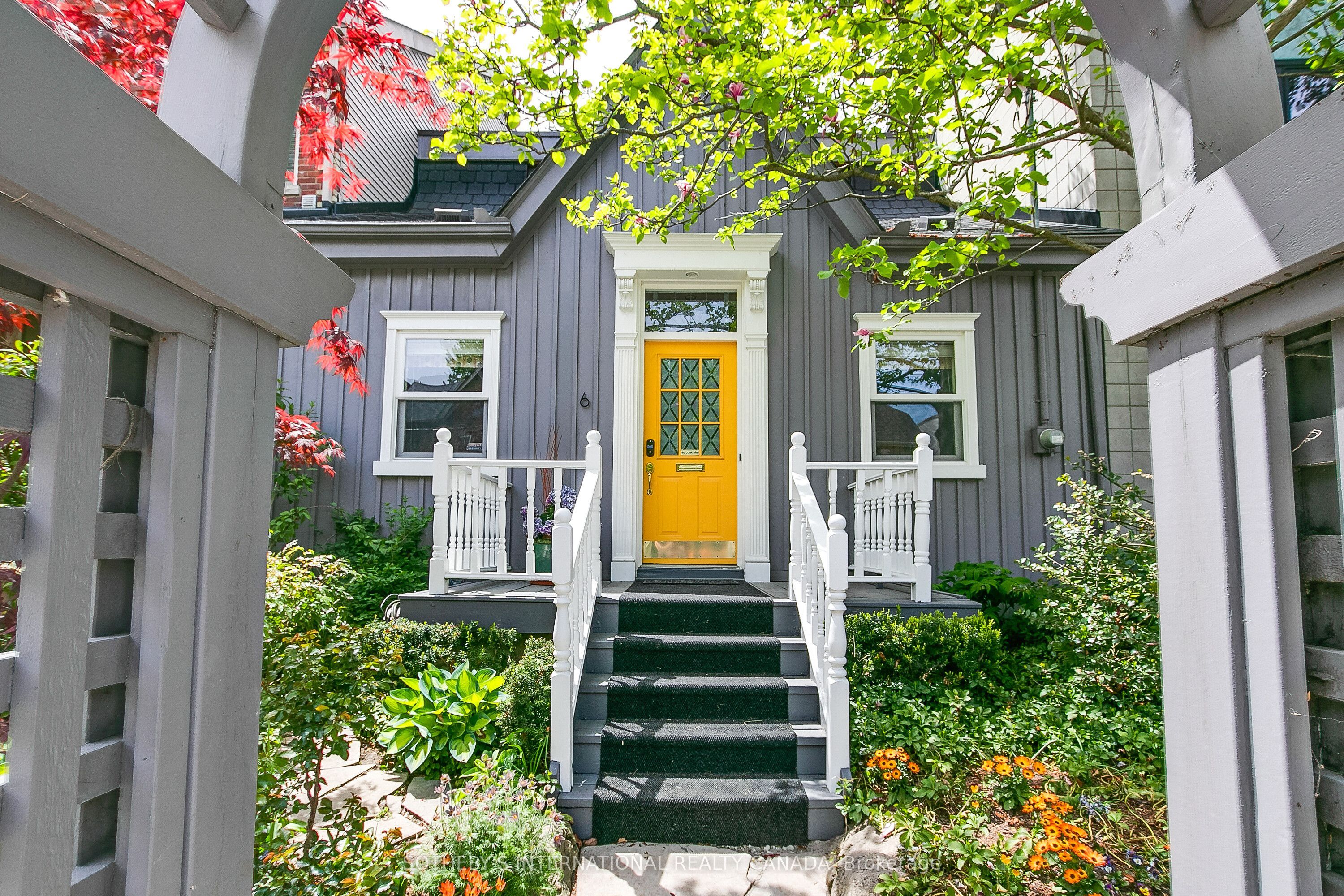 6 Bowman Street, Toronto, ON M4X 1T9 photo 3