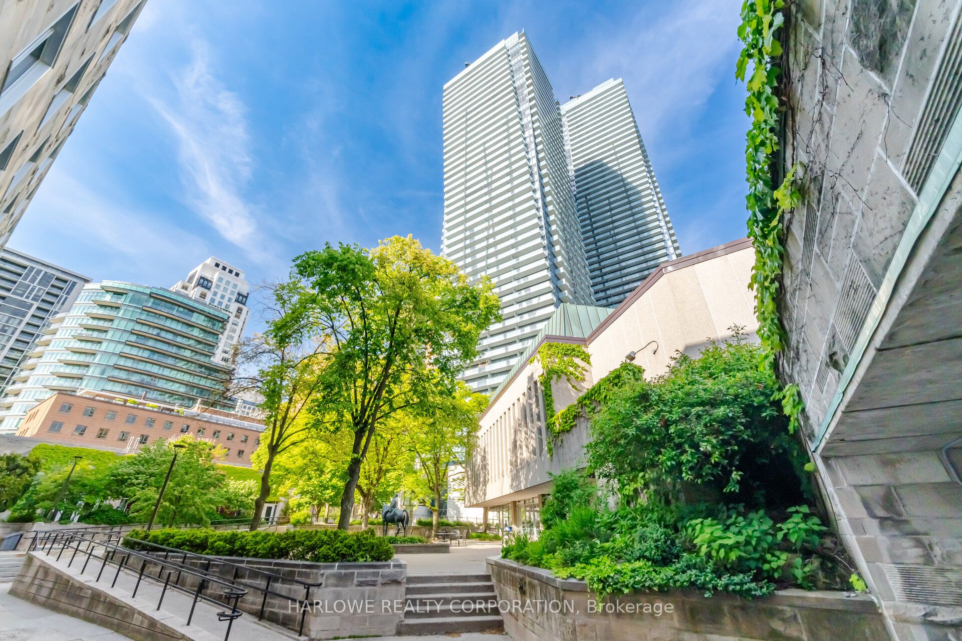 65 St Mary Street 3403, Toronto, ON M5S 0A6