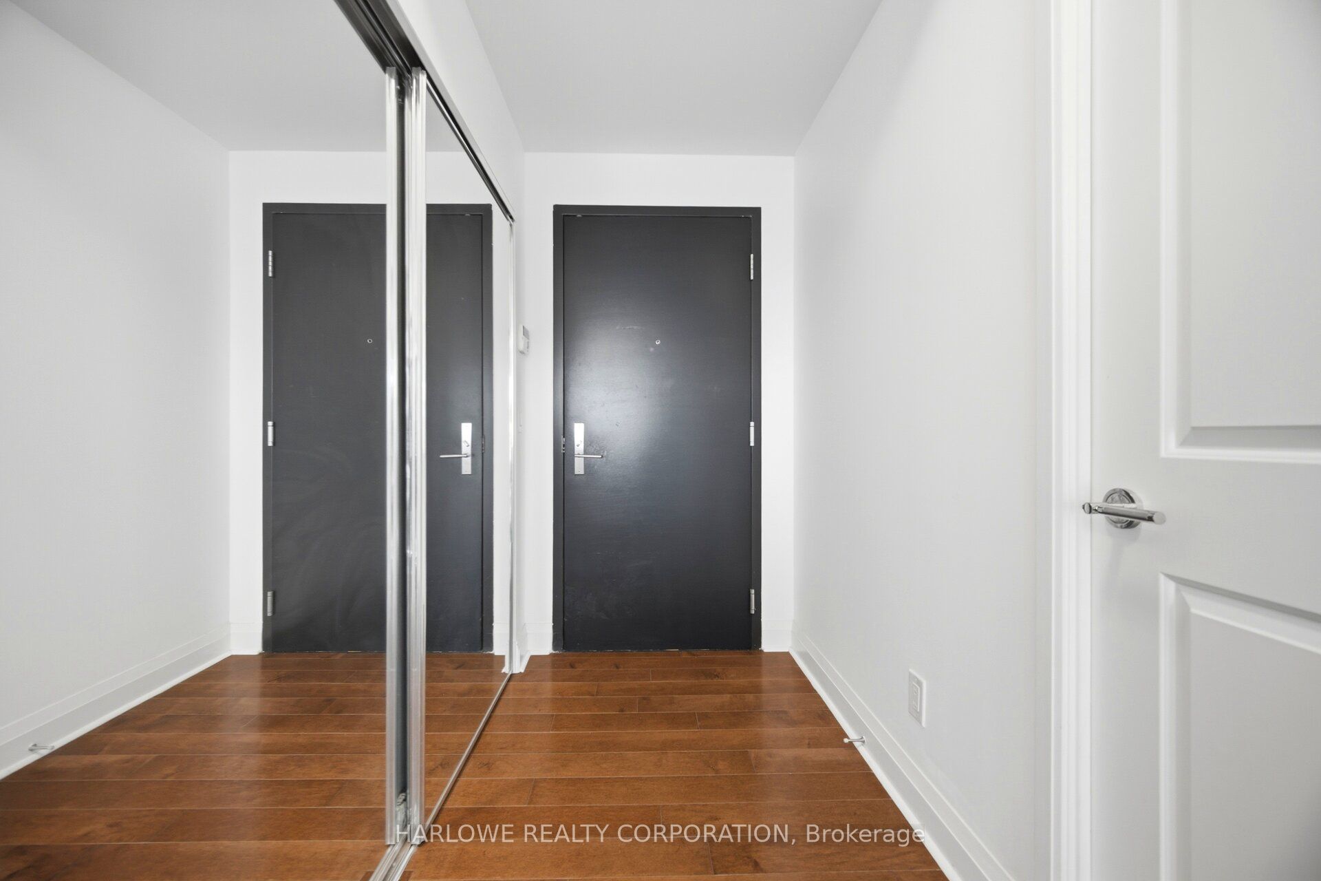 65 St Mary Street 3403, Toronto, ON M5S 0A6 photo 3