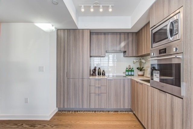 11 Wellesley Street W 3705, Toronto, ON M4Y 0G4 photo 3
