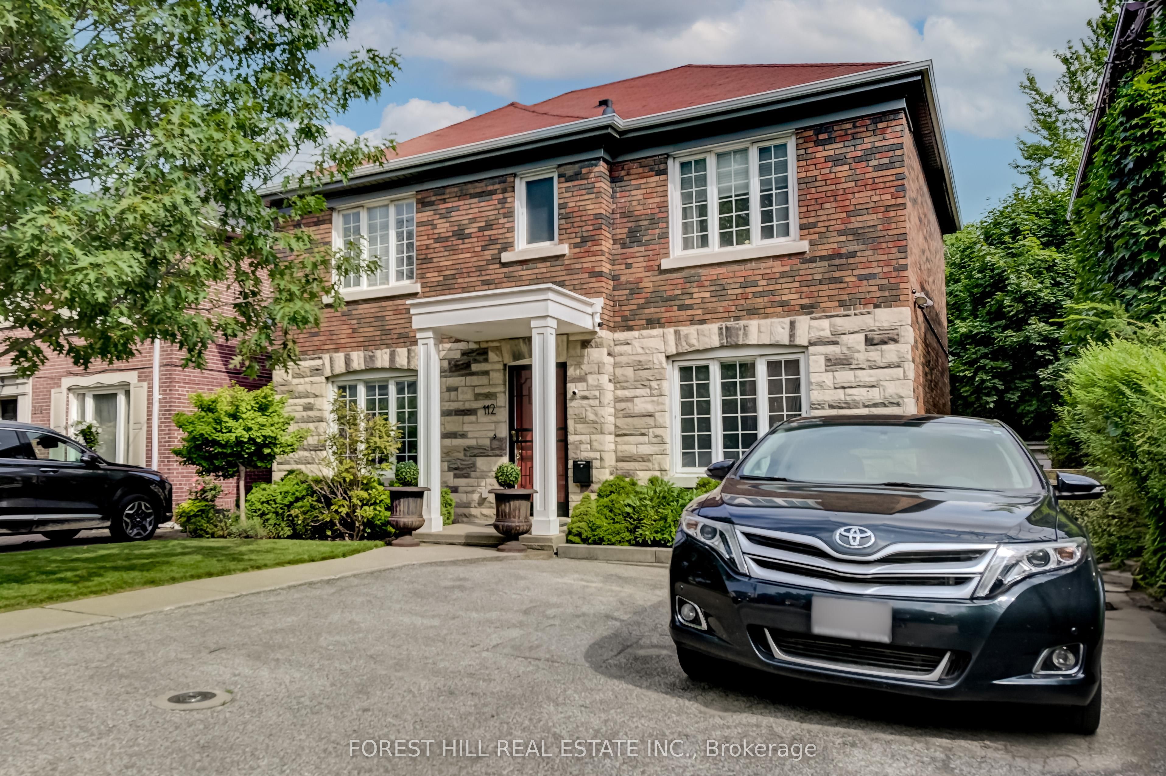 112 Dewbourne Avenue, Toronto, ON M6C 1Y7 photo 2