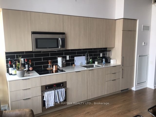 5 Hanna Avenue 414, Toronto, ON M6K 1W8 photo 4
