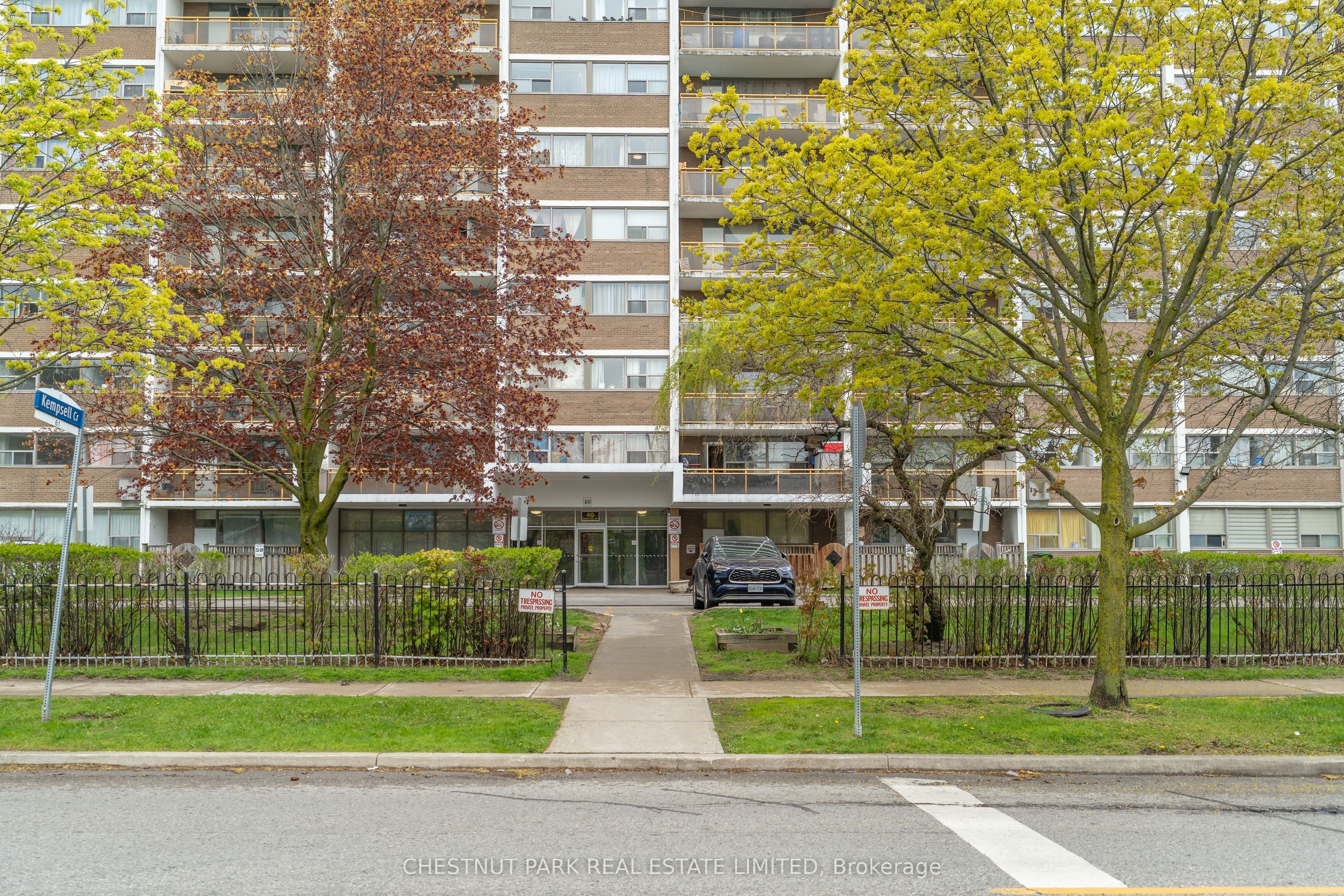 40 Godstone Road 806, Toronto, ON M2J 3C7 photo 2