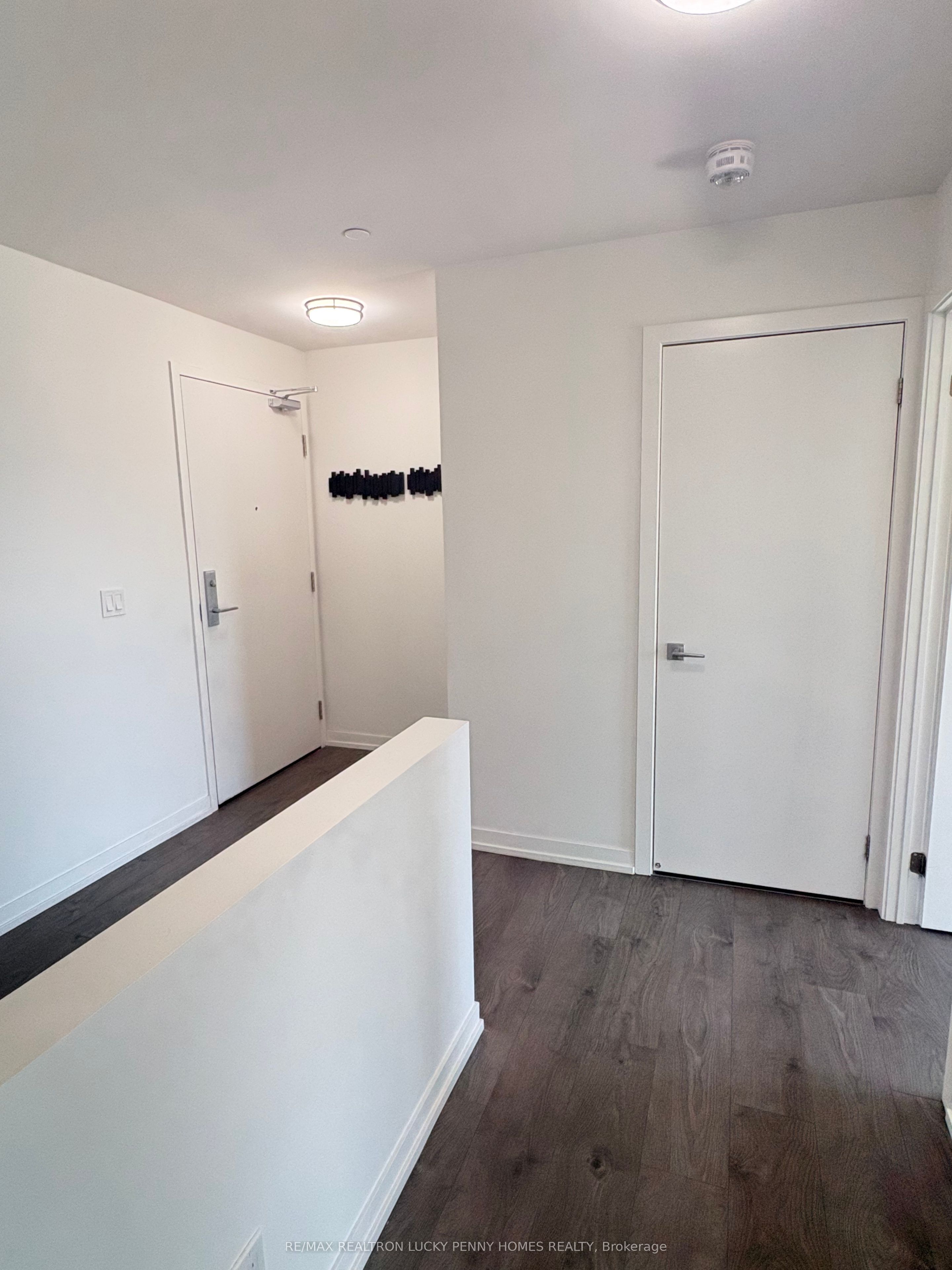 49 East Liberty Street 903, Toronto, ON M6K 0B2 photo 2
