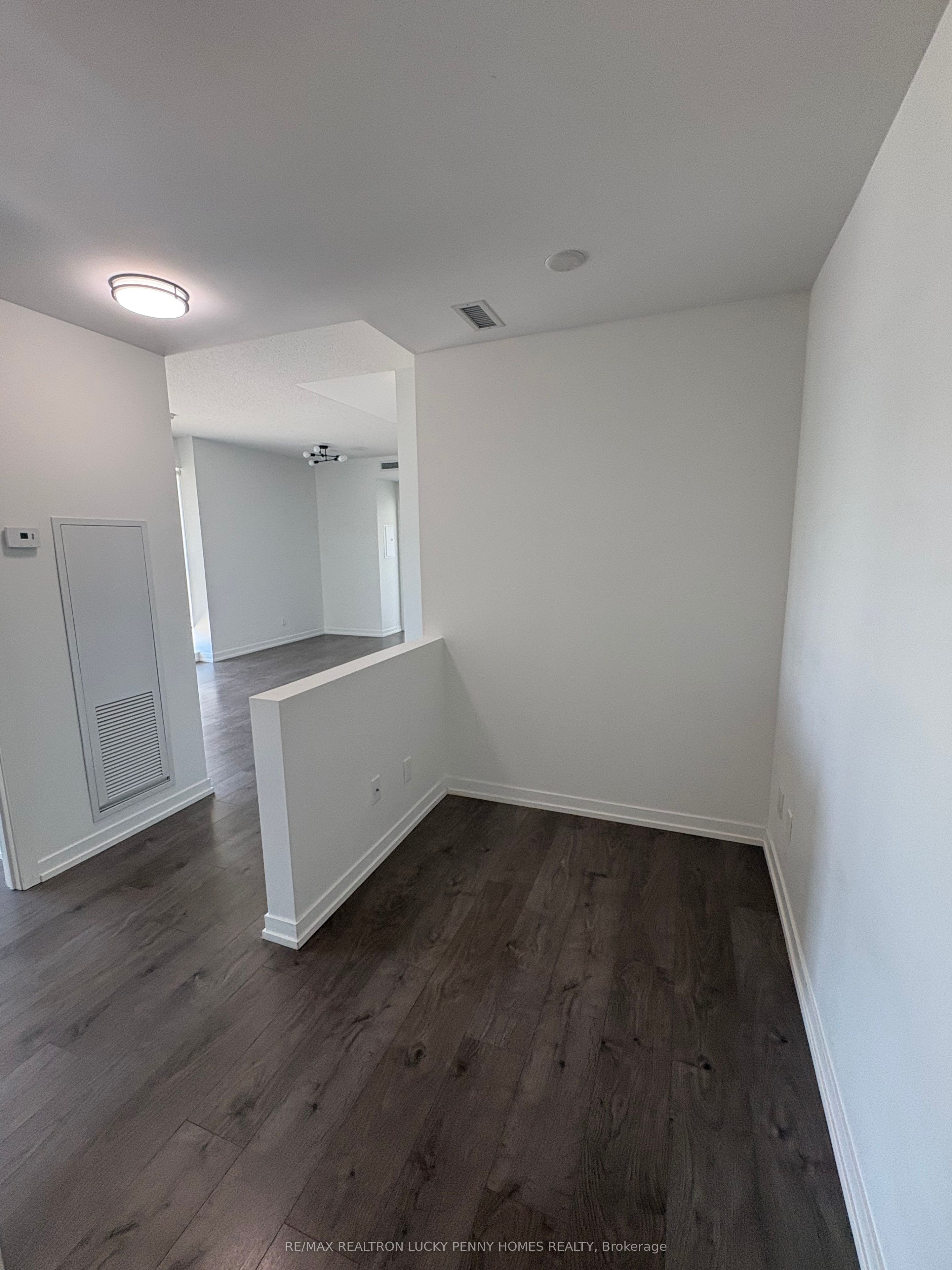 49 East Liberty Street 903, Toronto, ON M6K 0B2 photo 3