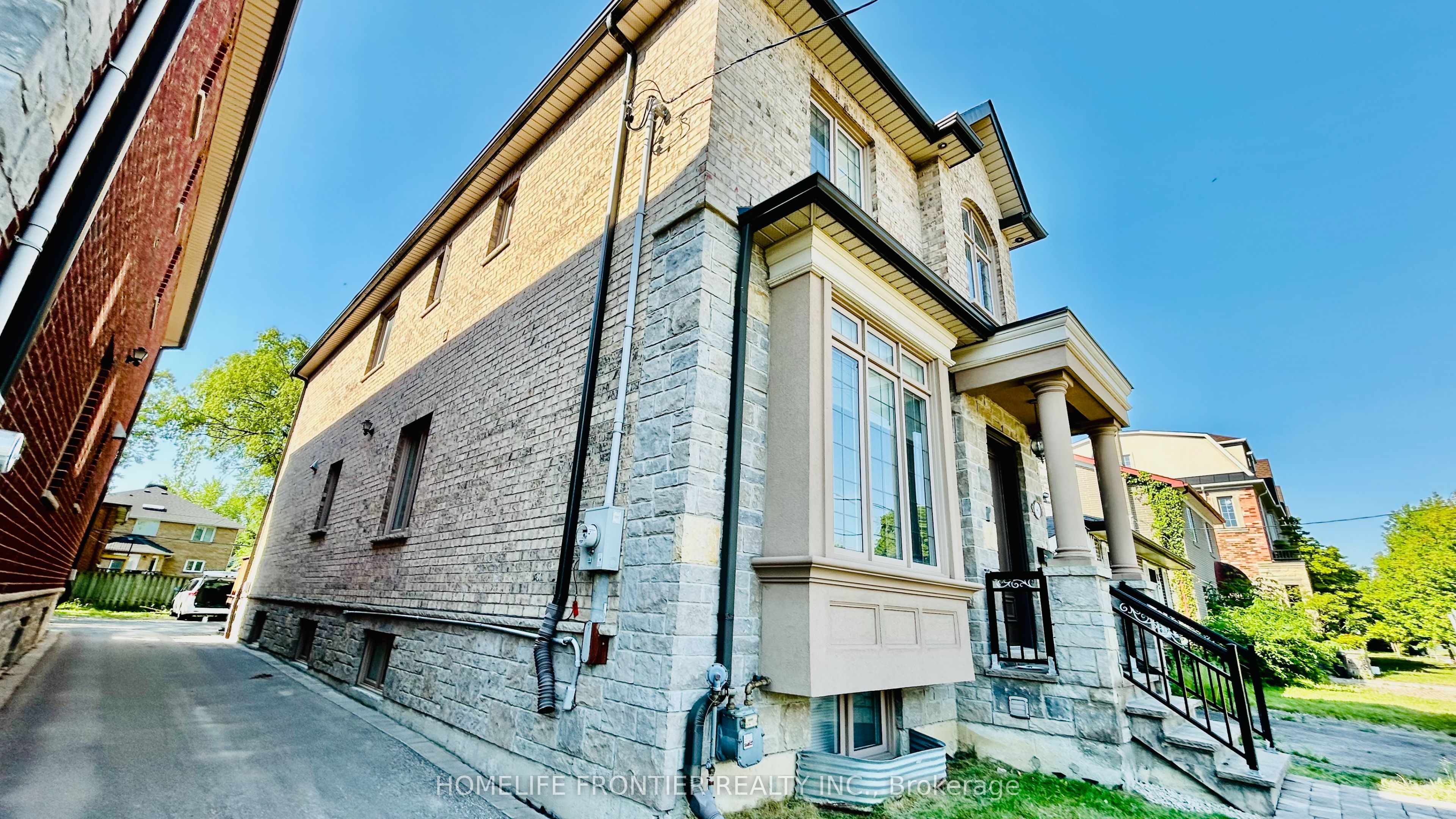 183 Finch Avenue E, Toronto, ON M2N 4R8 photo 3