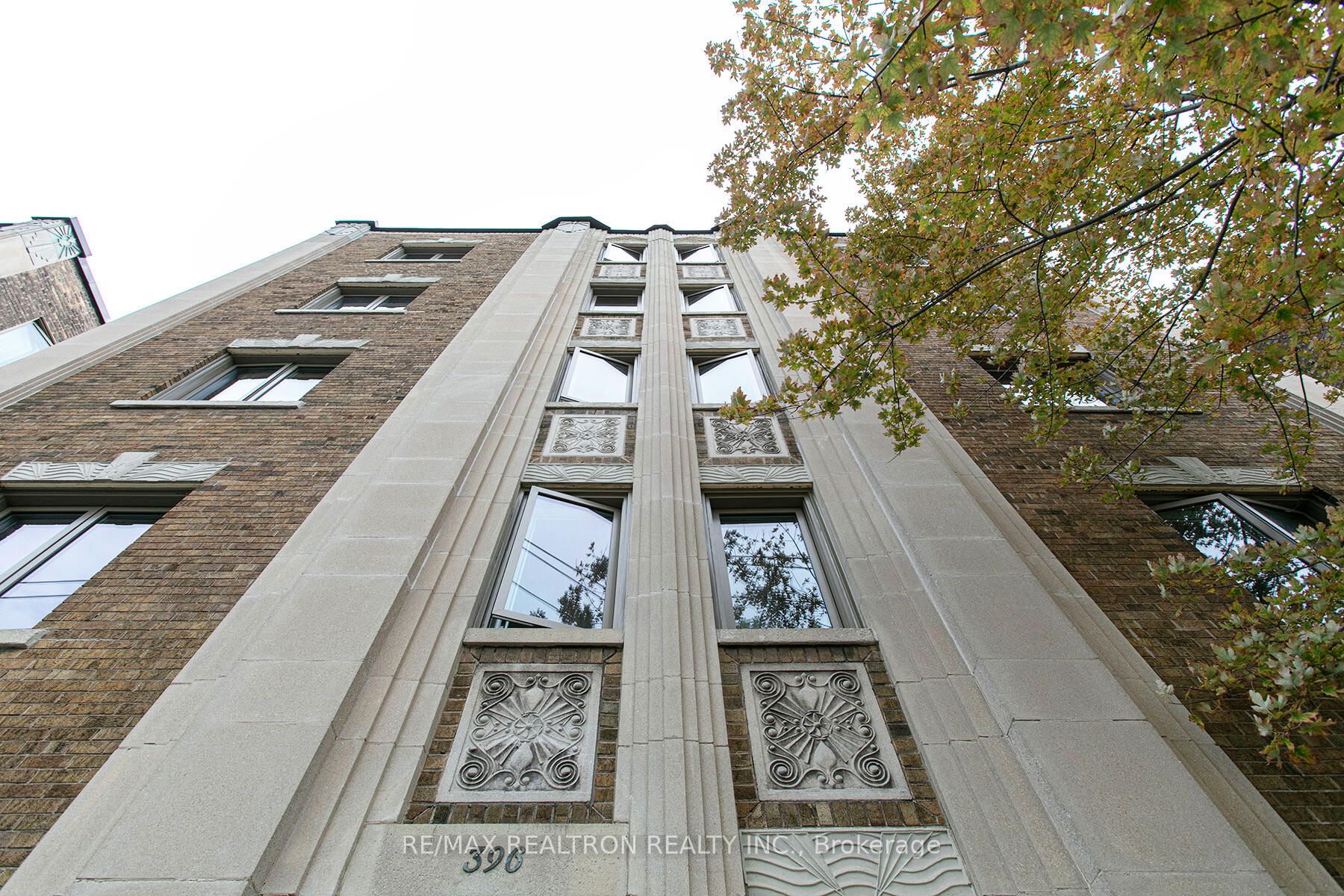 396 Avenue Road 215, Toronto, ON M4V 2H5 photo 2