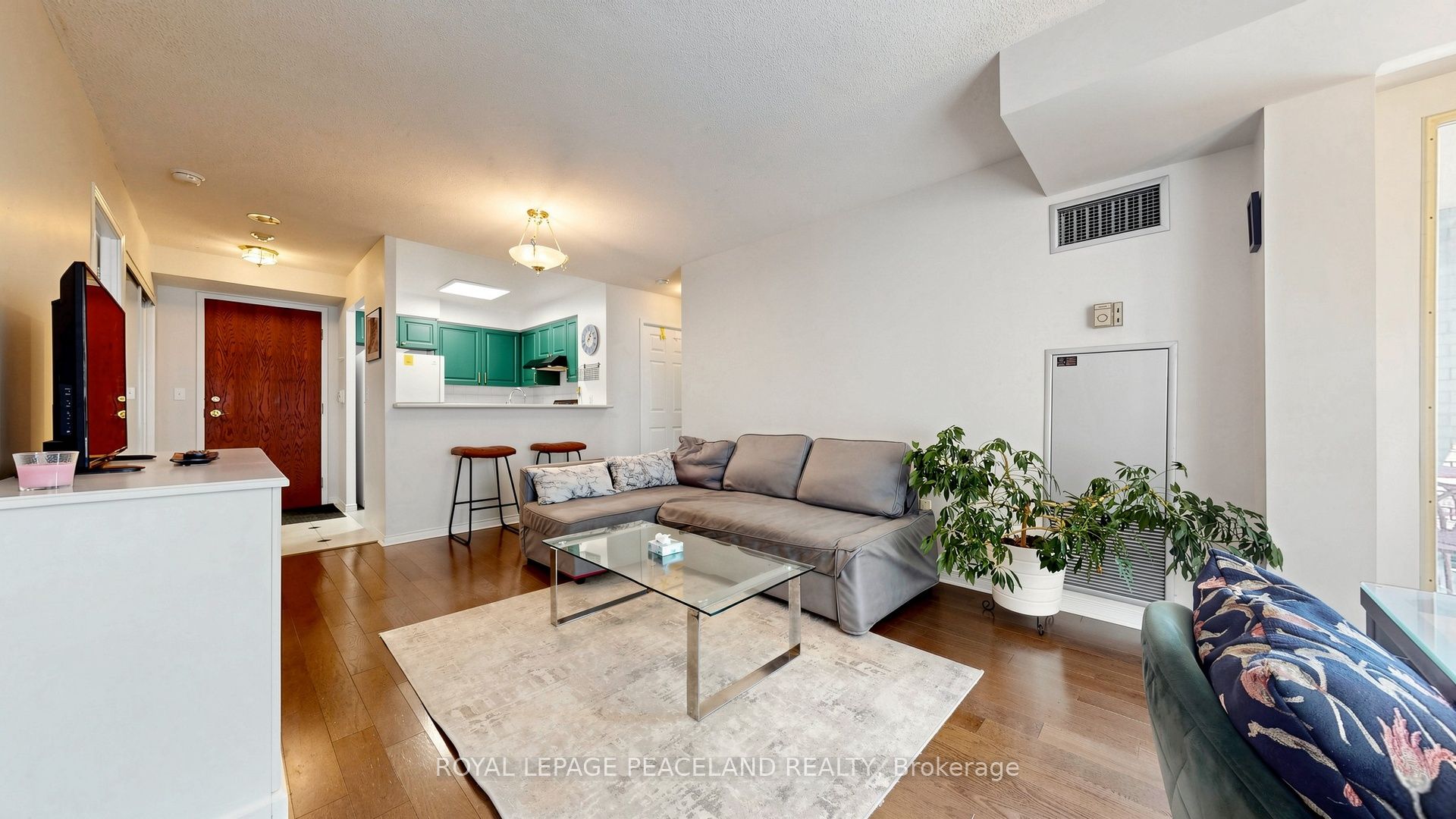 18 Pemberton Avenue 409, Toronto, ON M2M 4K9 photo 4