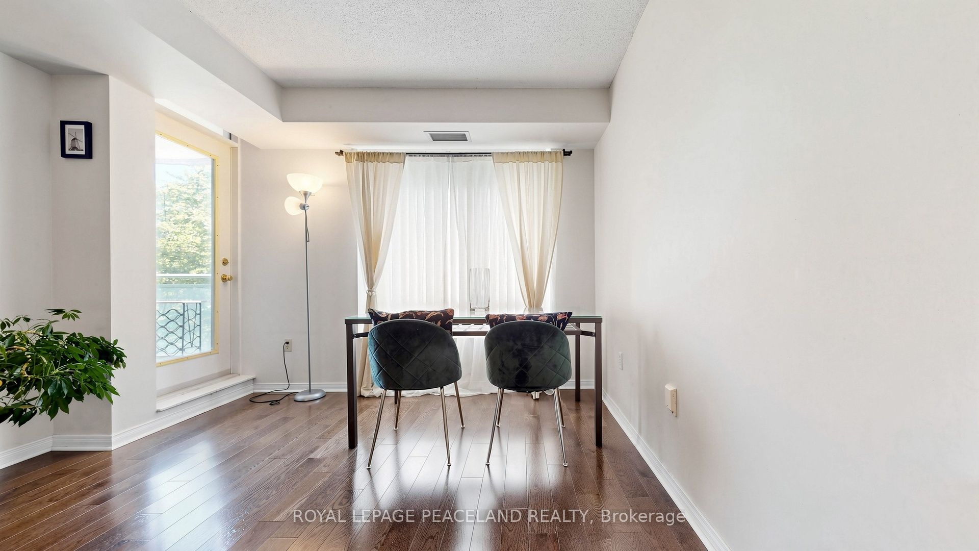 18 Pemberton Avenue 409, Toronto, ON M2M 4K9 photo 5