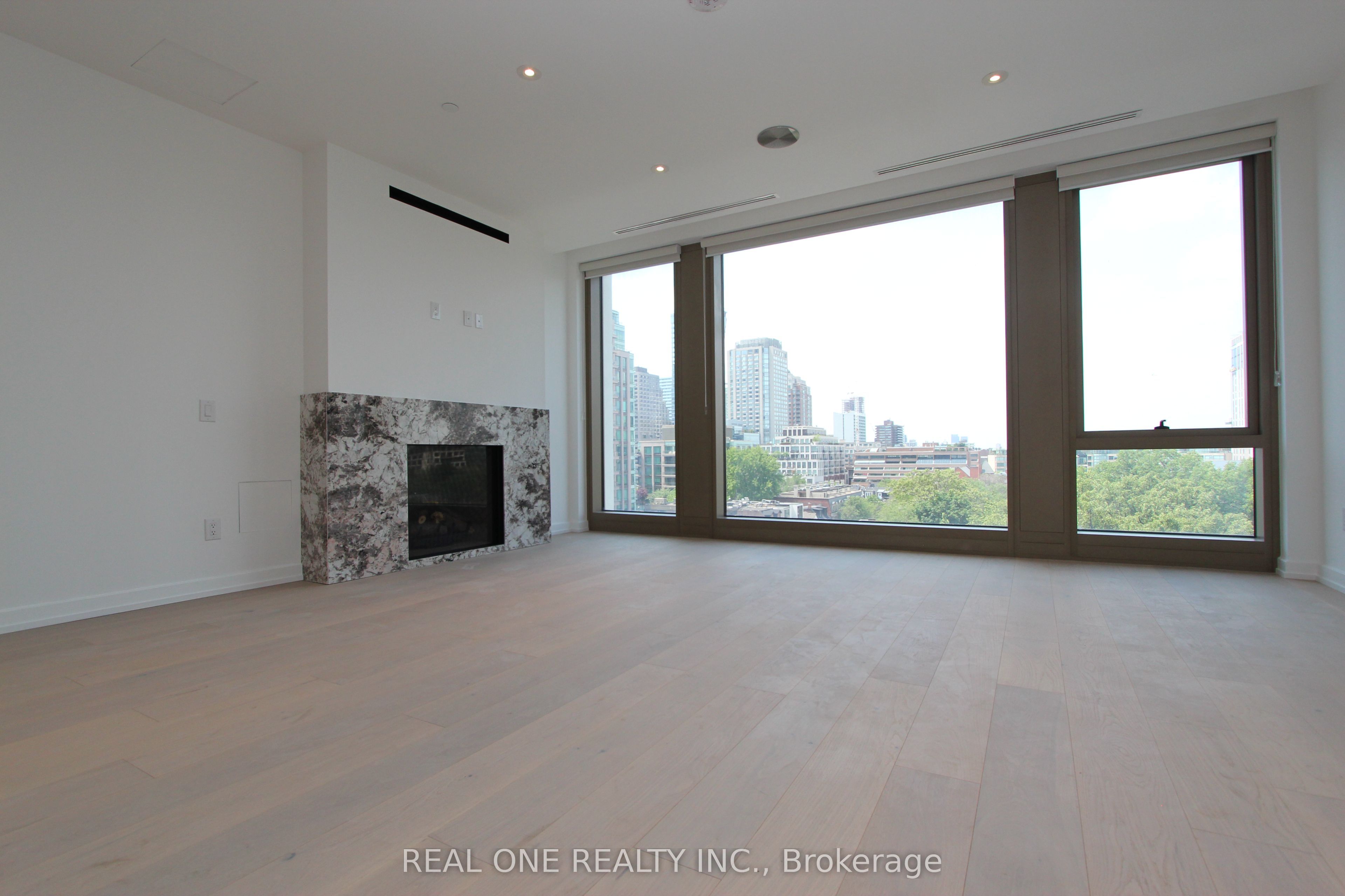 1315 Bay Street 804, Toronto, ON M5R 0E4 photo 2