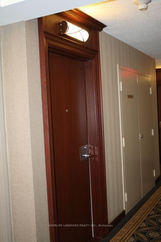 1055 Bay Street 1401, Toronto, ON M5S 3A3 photo 3