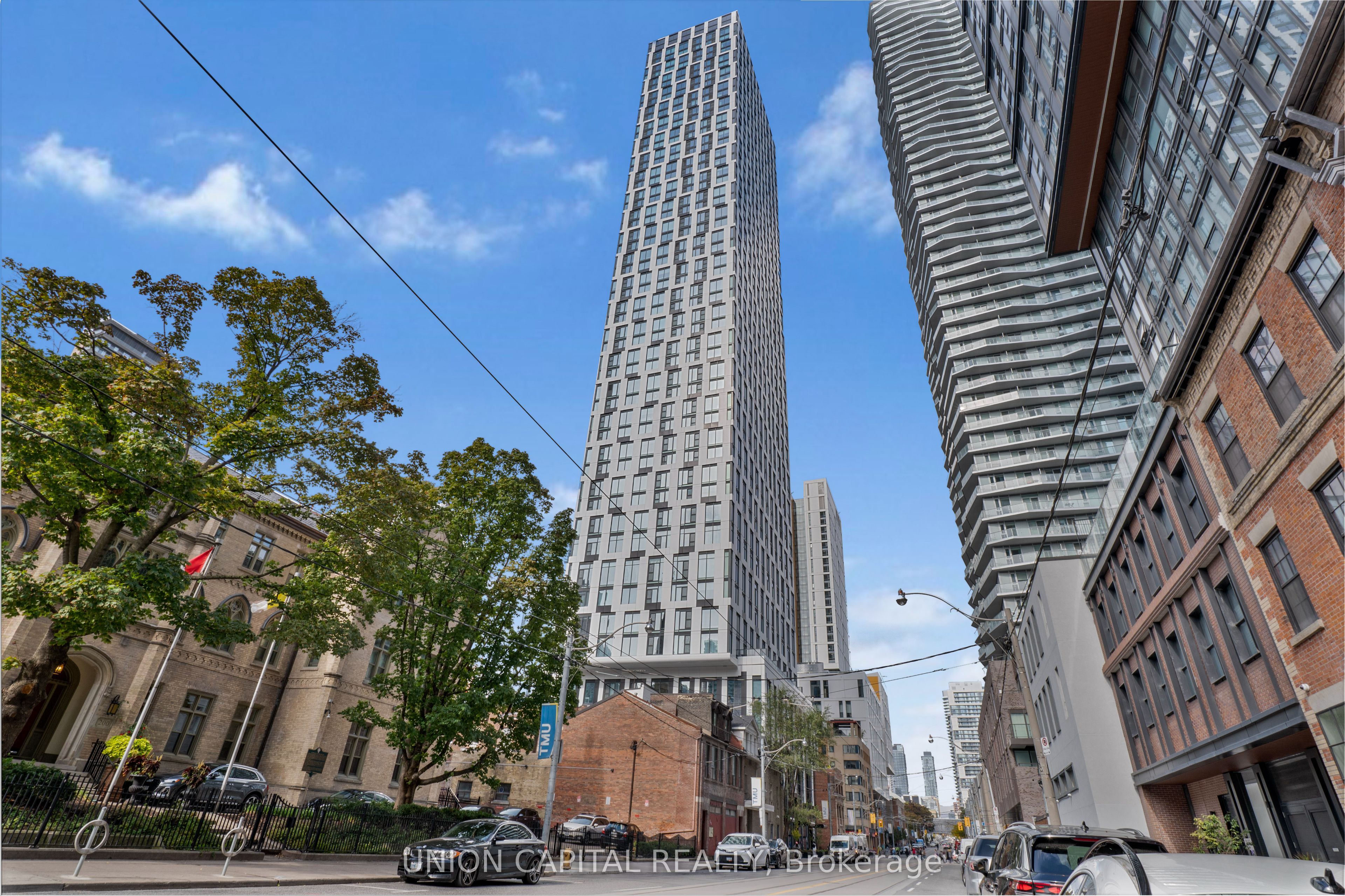252 Church Street 1901, Toronto, ON M5B 0E6 photo 2