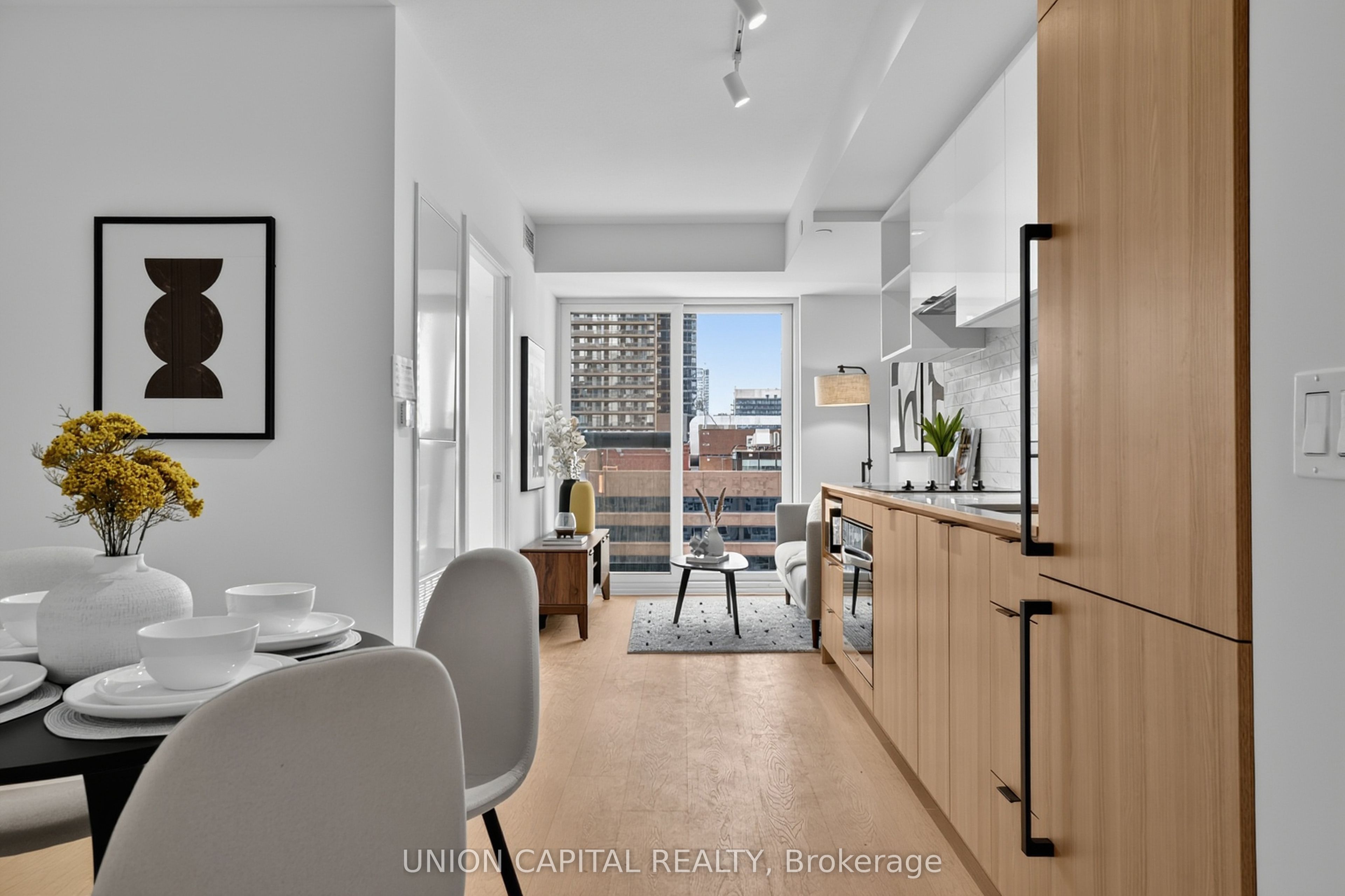 252 Church Street 1901, Toronto, ON M5B 0E6 photo 4